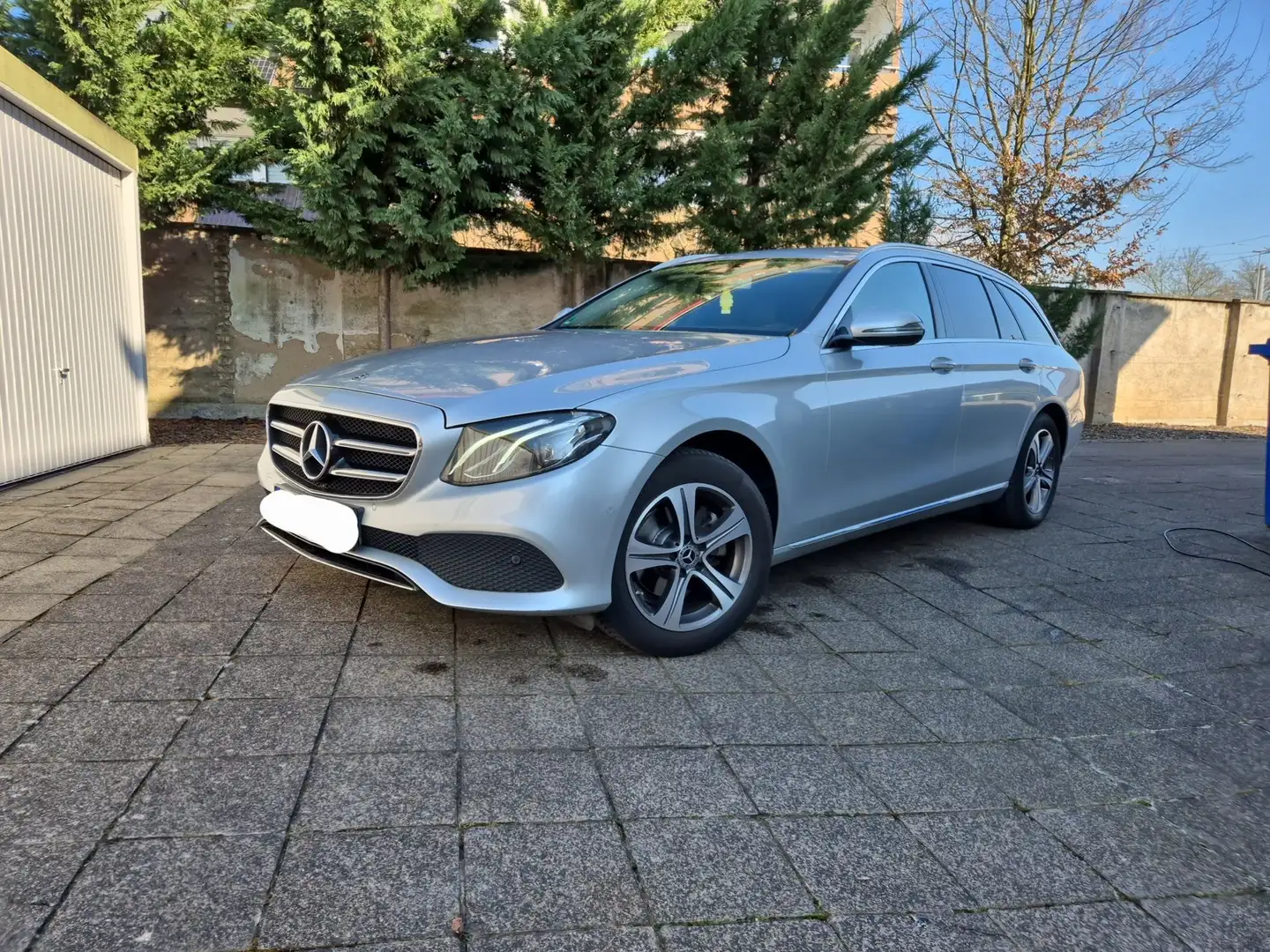 Mercedes-Benz E 220 d 4Matic T All-Terrain 9G-TRONIC Avantgarde - 1