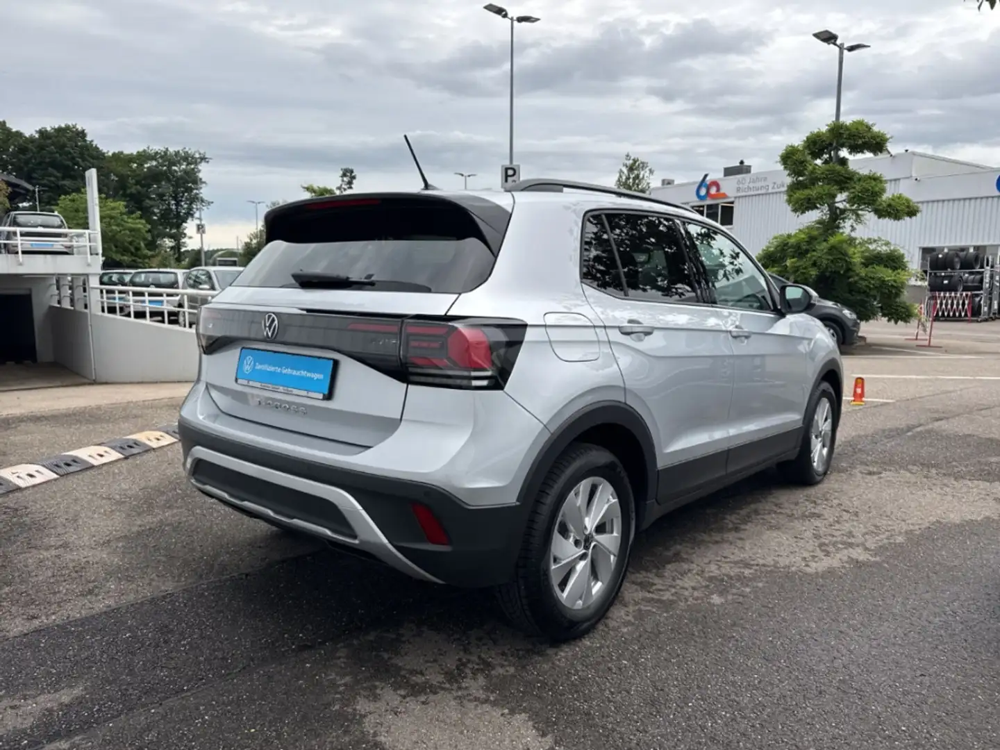 Volkswagen T-Cross Life 1.0 TSI DSG Navi LED ACC Sitzheizung Argento - 2