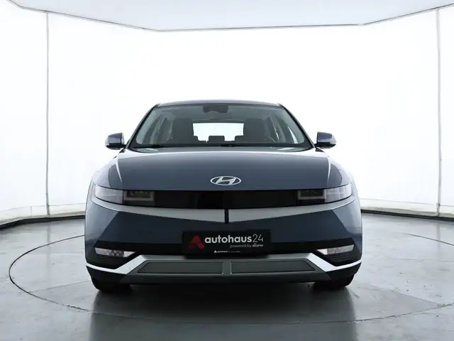 Hyundai Ioniq 5 view 2