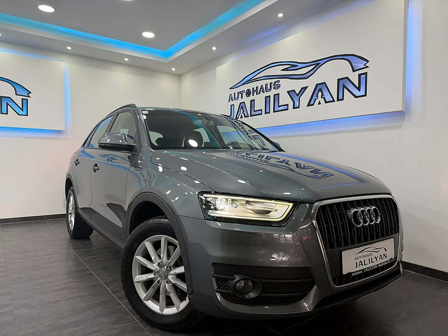 Audi Q3 2,0 TDI, SHZ, LED+XENON, TEMPOMAT, Grau - 1