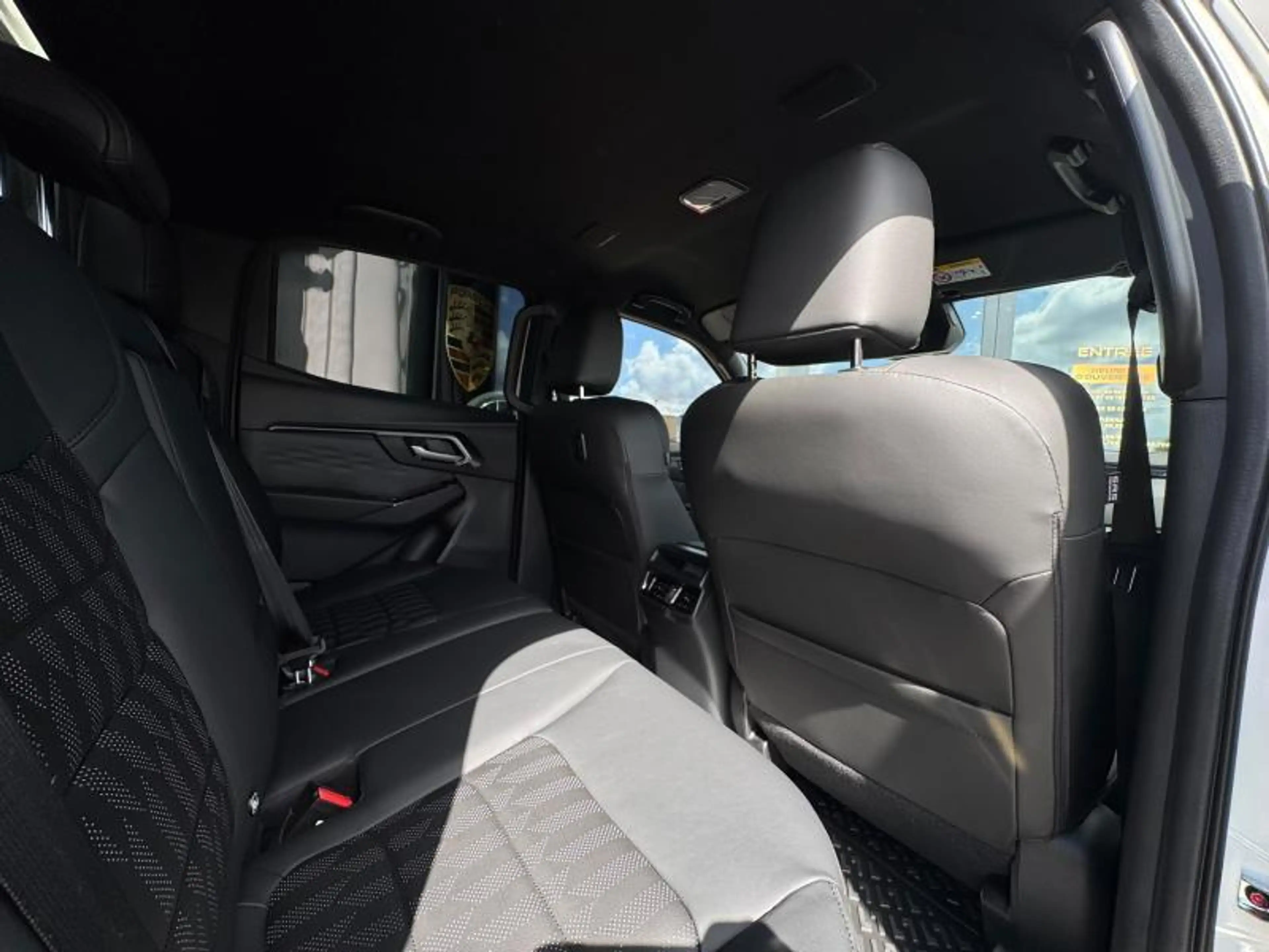 Isuzu D-Max 1.9 163CH Double Cabine — photo 15