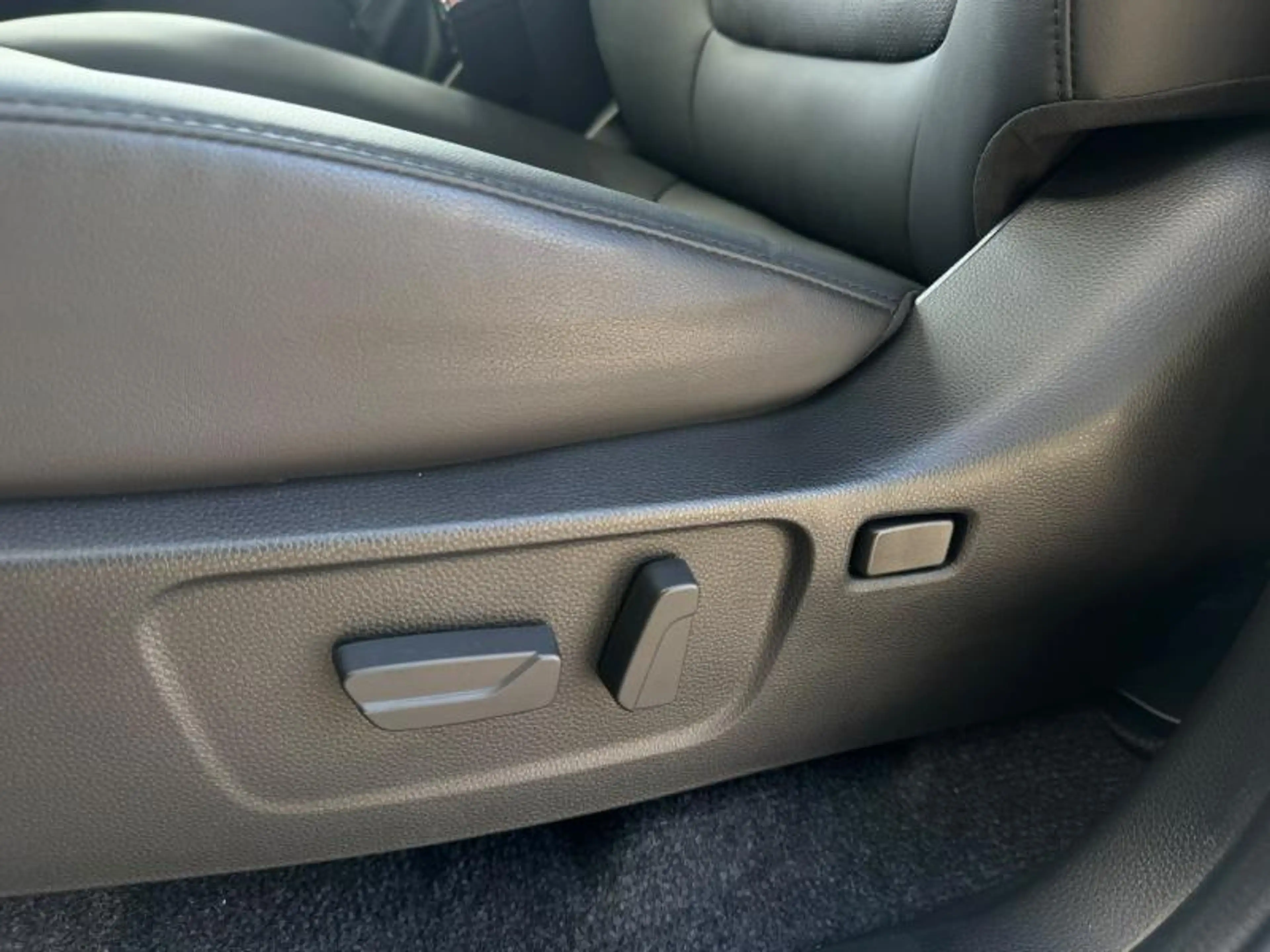 Isuzu D-Max 1.9 163CH Double Cabine — photo 10