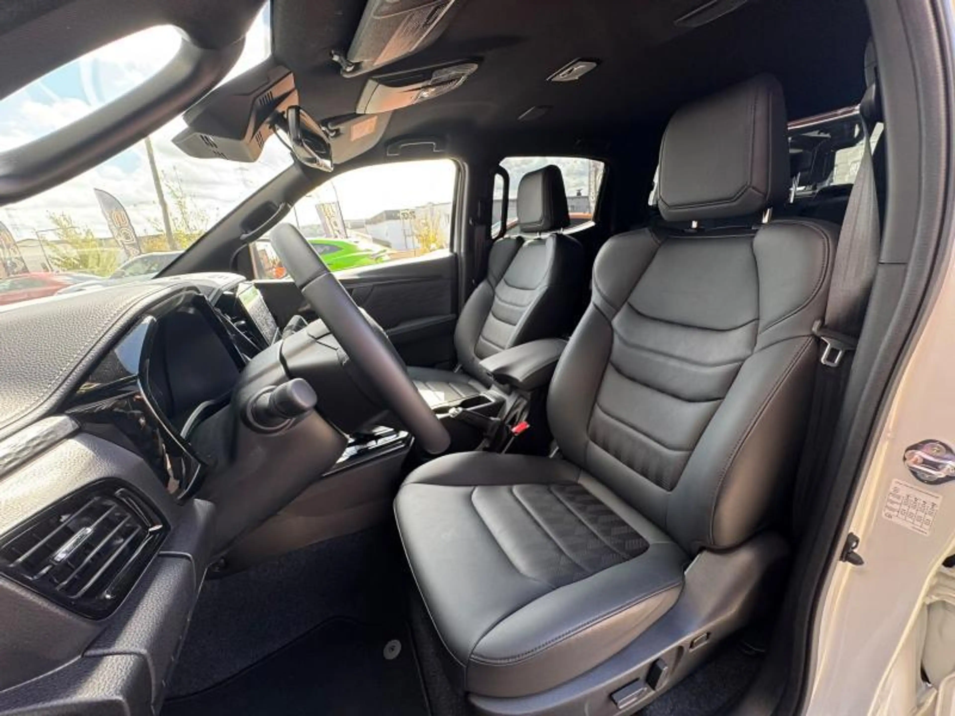 Isuzu D-Max 1.9 163CH Double Cabine — photo 11