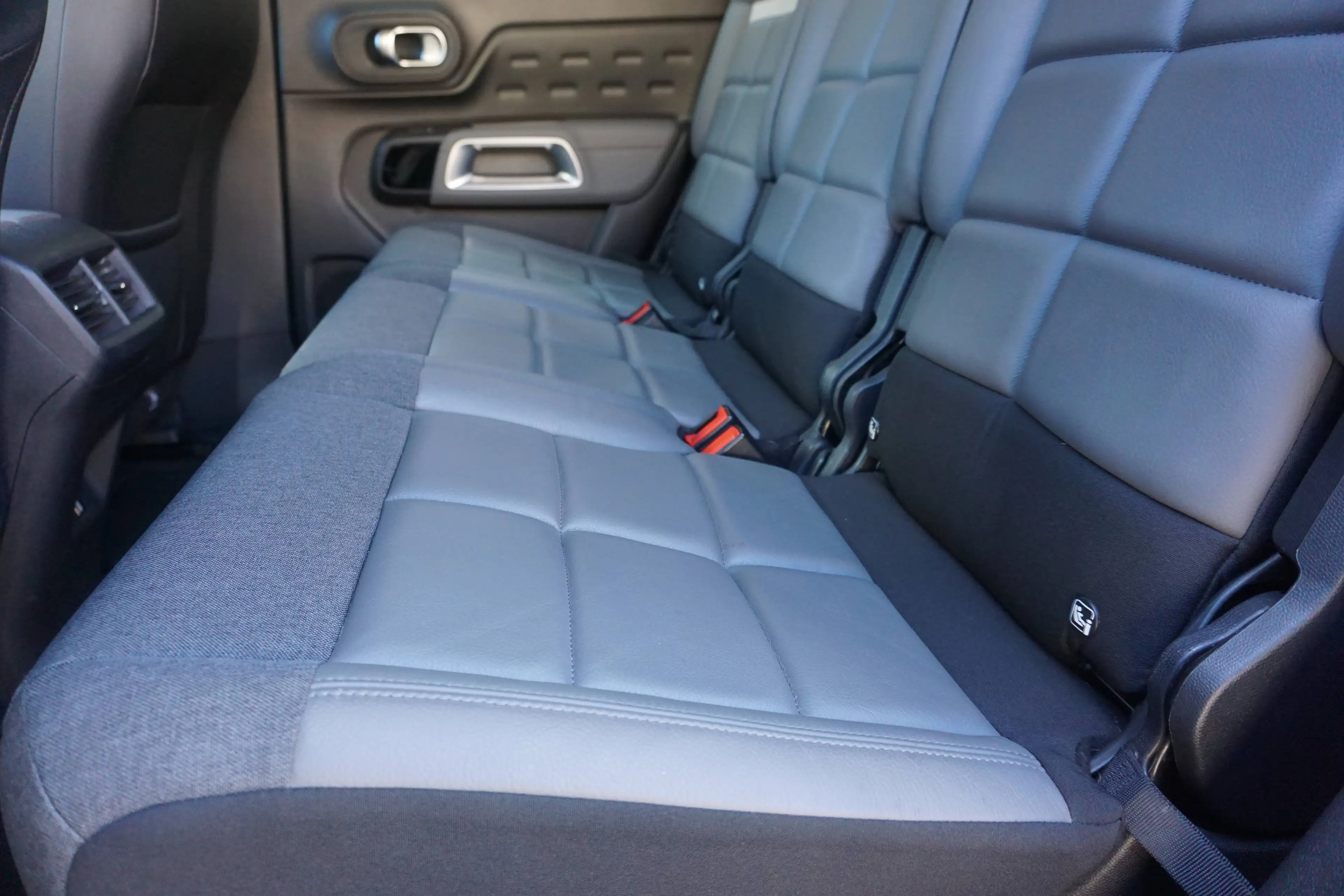 Citroen C5 Aircross C5 Aircross 1.5 BlueHDi Feel-Navi-Cam-DodeH-LijnA-CruiseC-TrekH-Garantie — photo 7