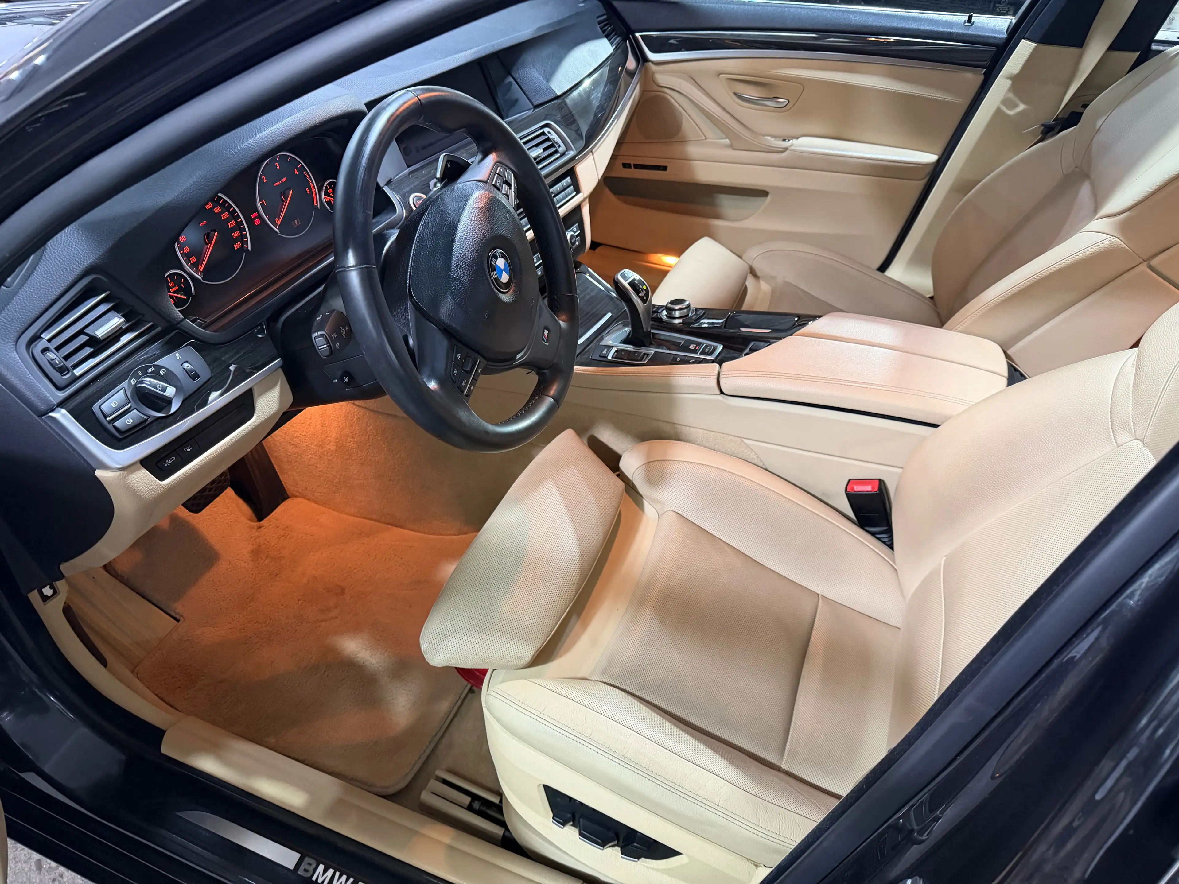 BMW 525 525dAS 3.0d 6 cylindres — photo 8