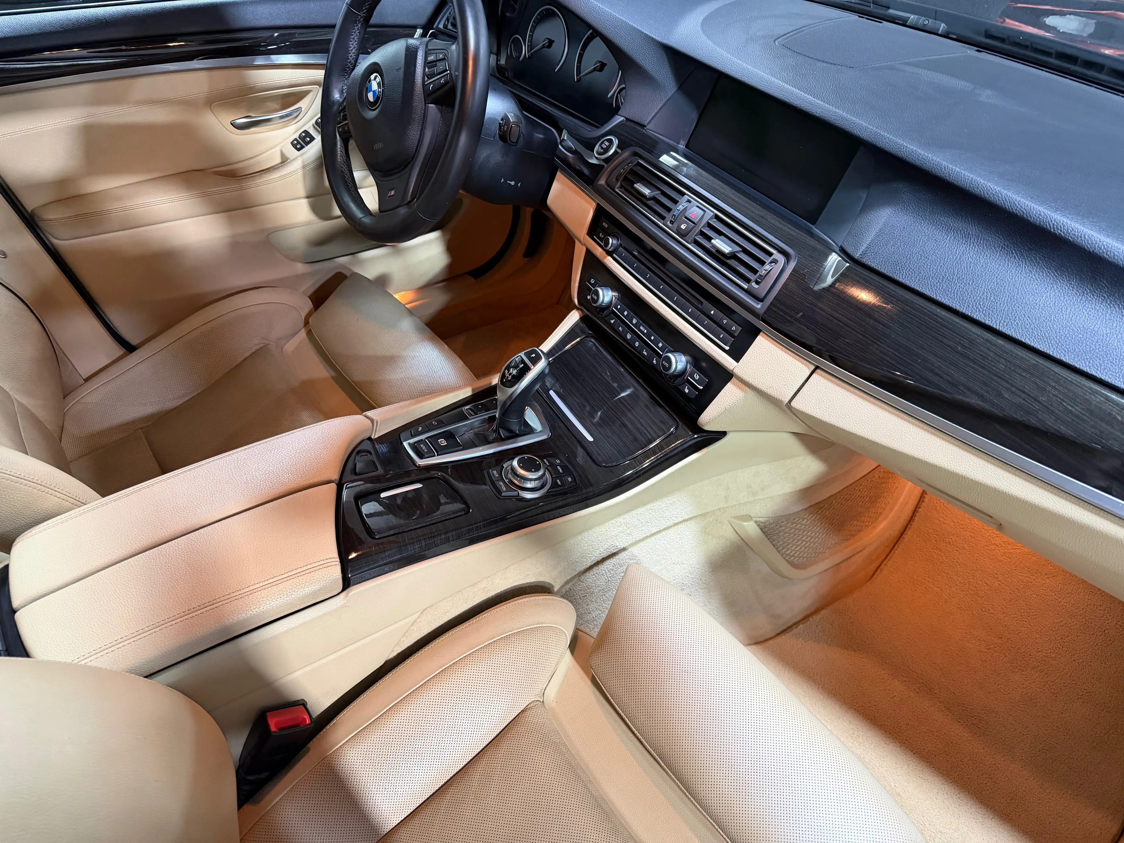 BMW 525 525dAS 3.0d 6 cylindres — photo 9