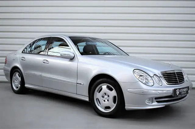 Mercedes-Benz E 320 AVANTGARDE+Automatik+Bi-Xenon+AHK