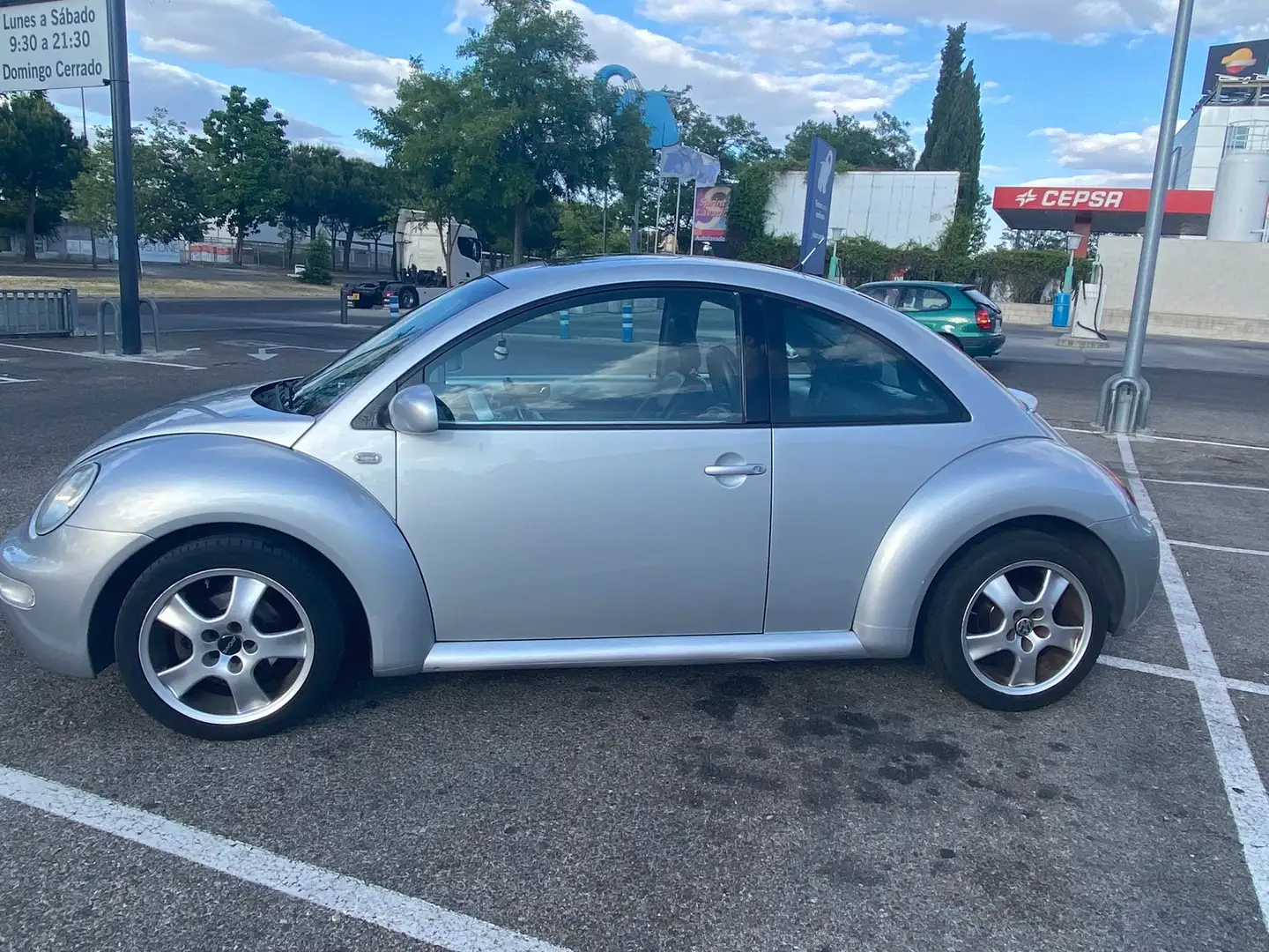 Volkswagen New Beetle 1.9TDI Plateado - 1