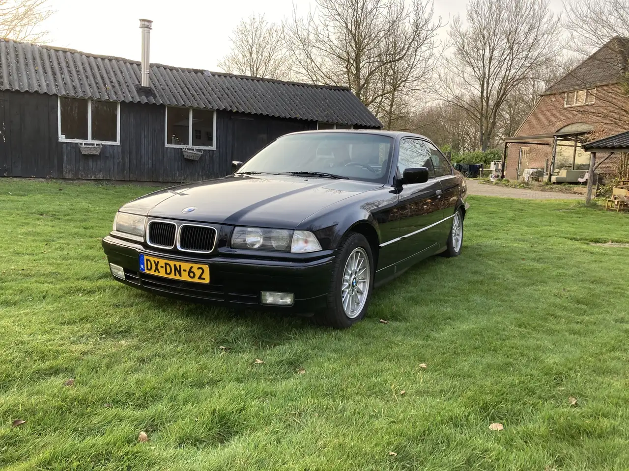 BMW 325i, foto 1