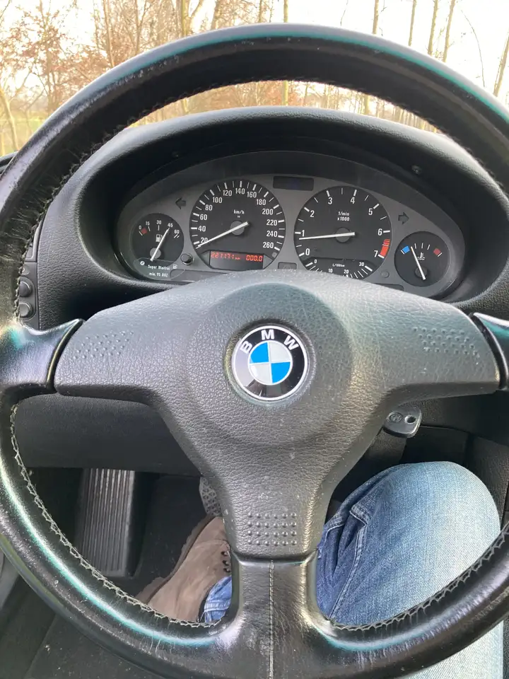 BMW 325i, foto 8