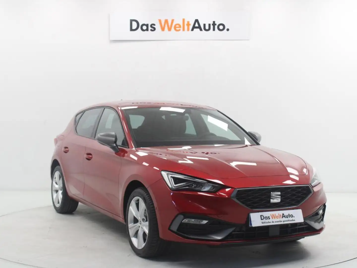 SEAT Leon 1.5 eTSI DSG-7 S&S FR Special Edition 150 Rojo - 1