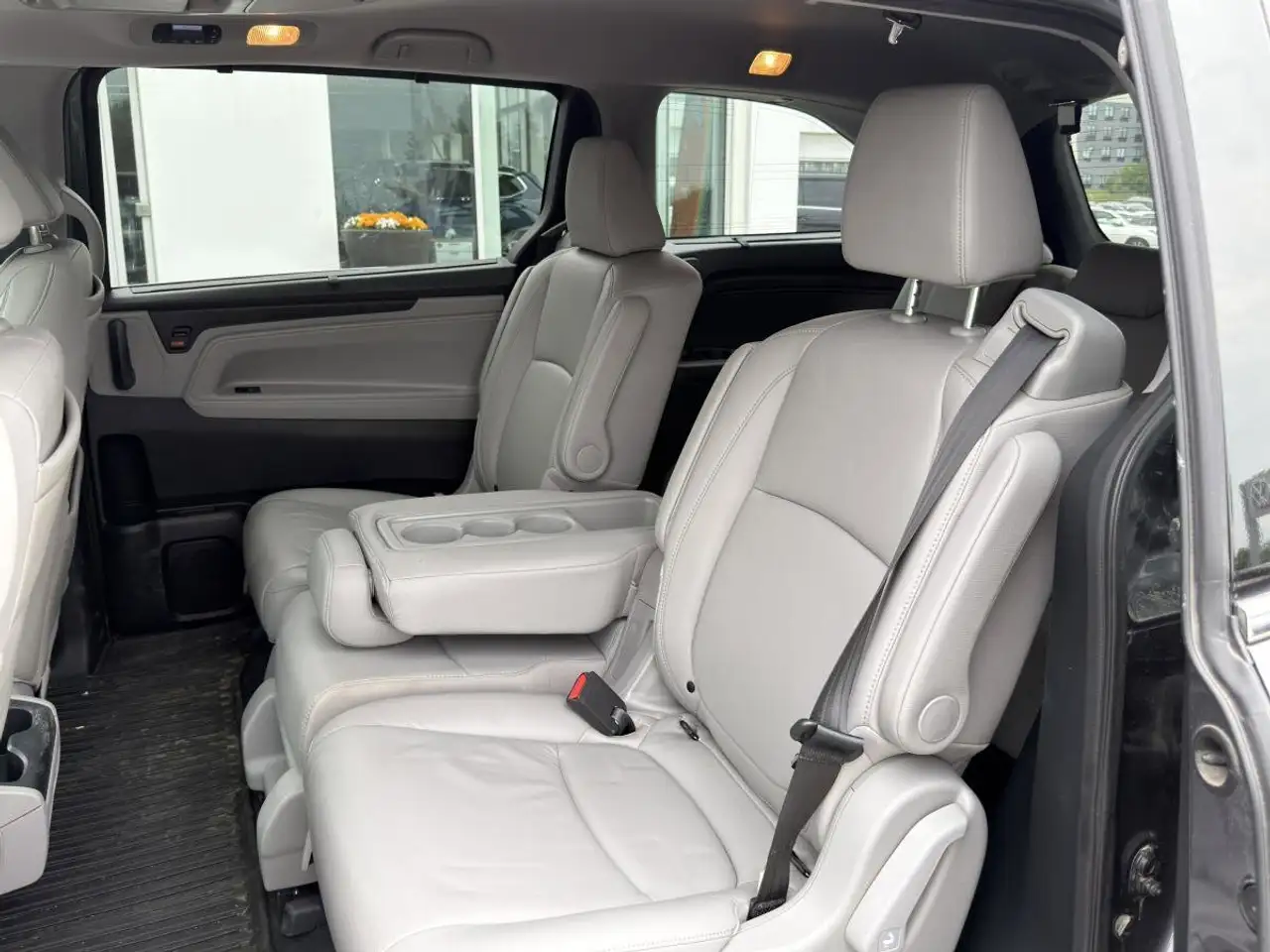 Honda Odyssey снимка Honda Odyssey