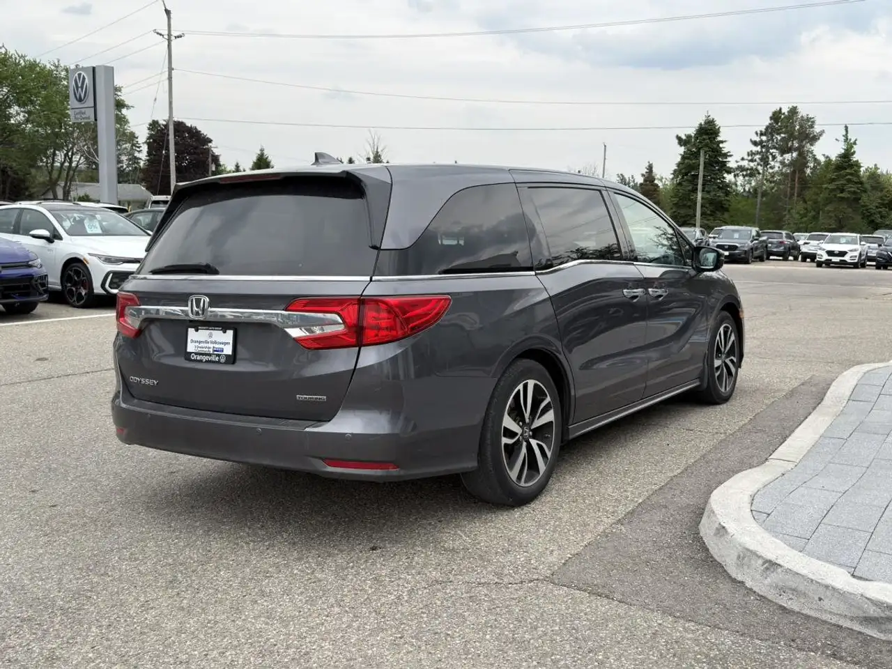 Honda Odyssey снимка Honda Odyssey