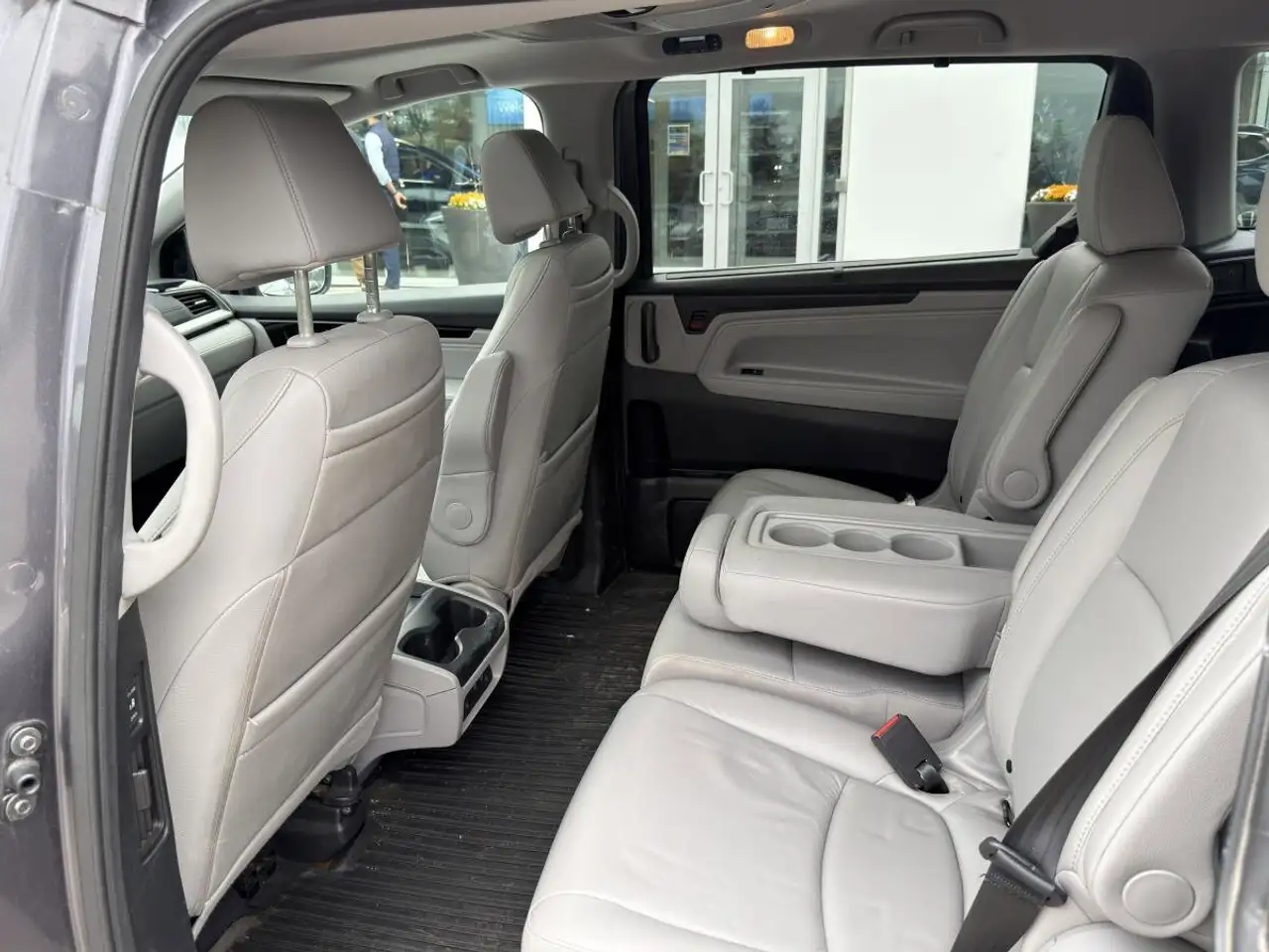 Honda Odyssey снимка Honda Odyssey