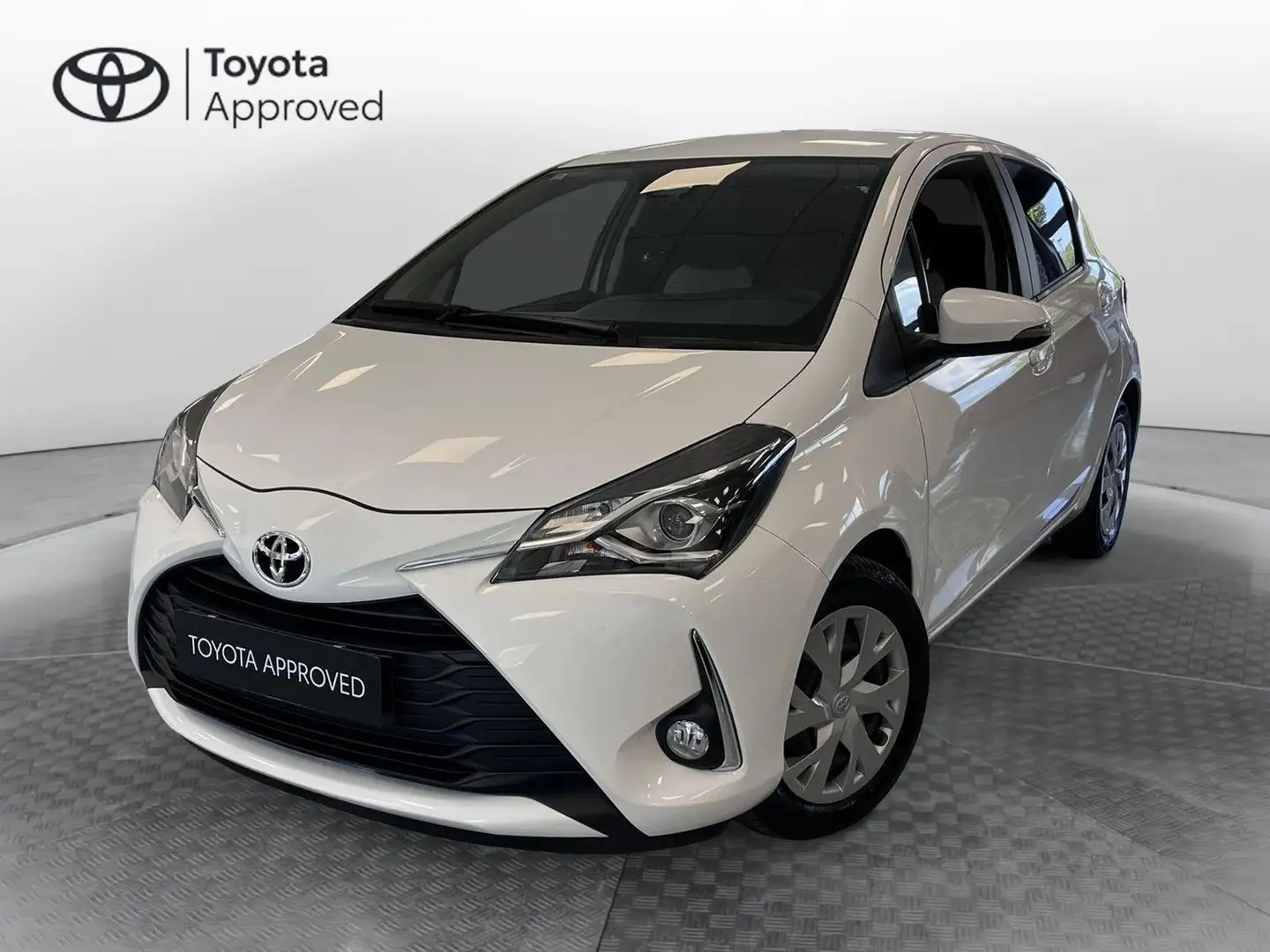 Toyota Yaris 1.0 72 CV 5 porte Cool Bianco - 1