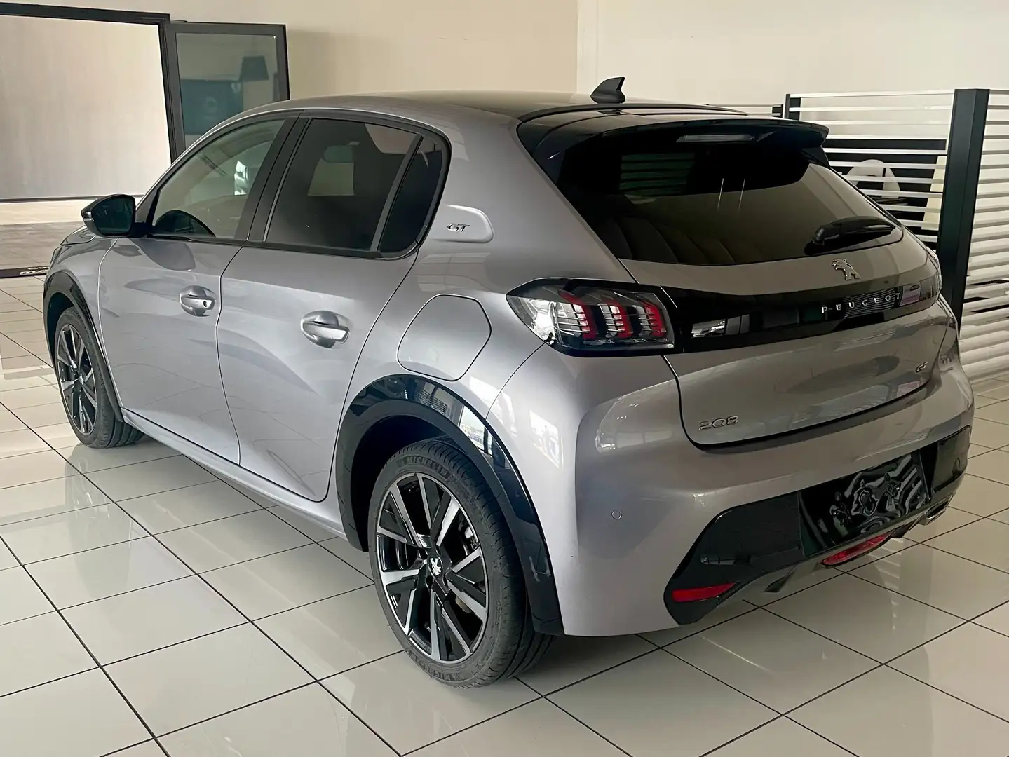 Peugeot 208 1.2 puretech GT Pack s Grigio - 2