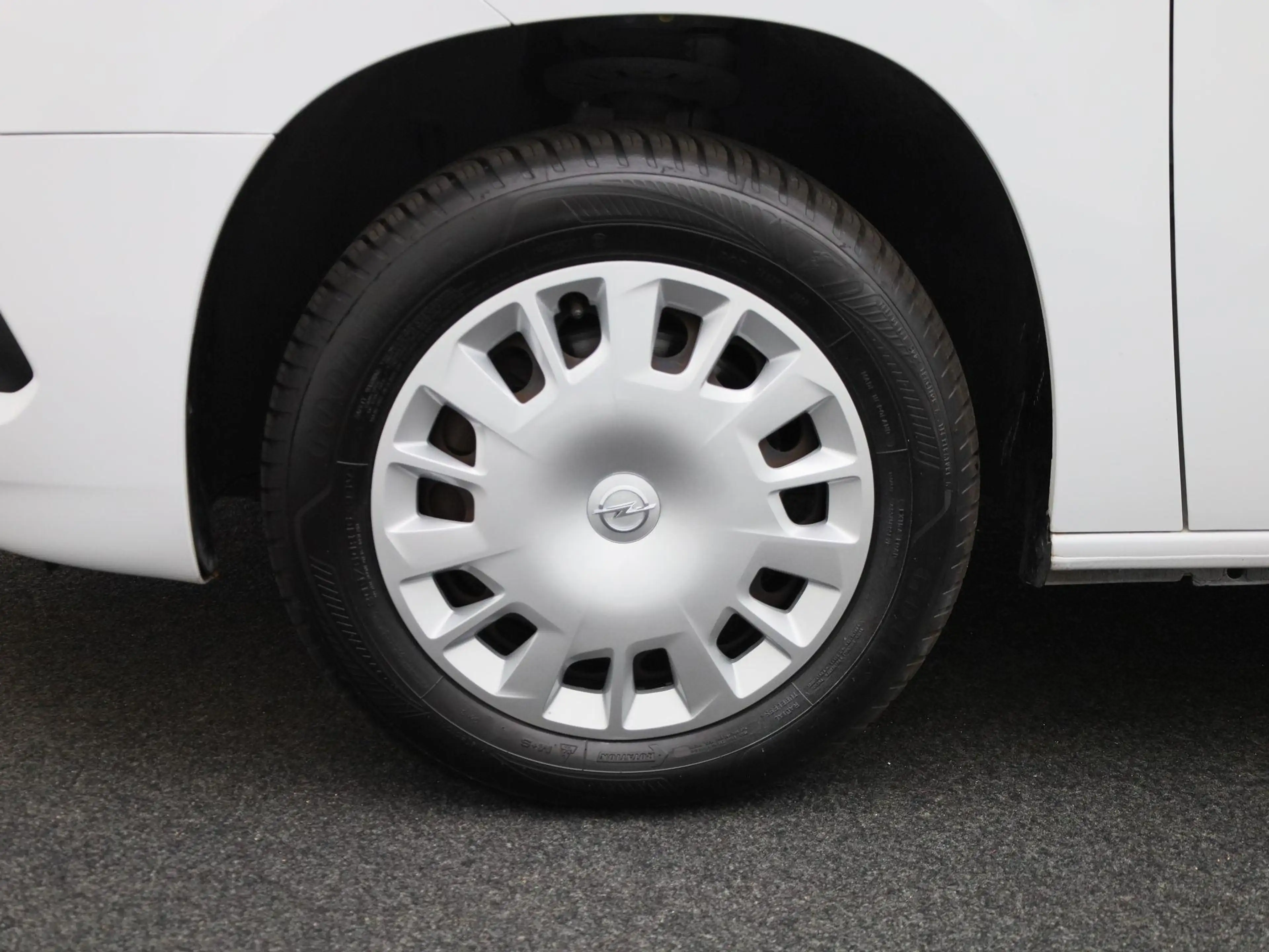 Opel Combo Life 1.5 Turbo D BlueI 75kW S/S Edition L1H1 — photo 13