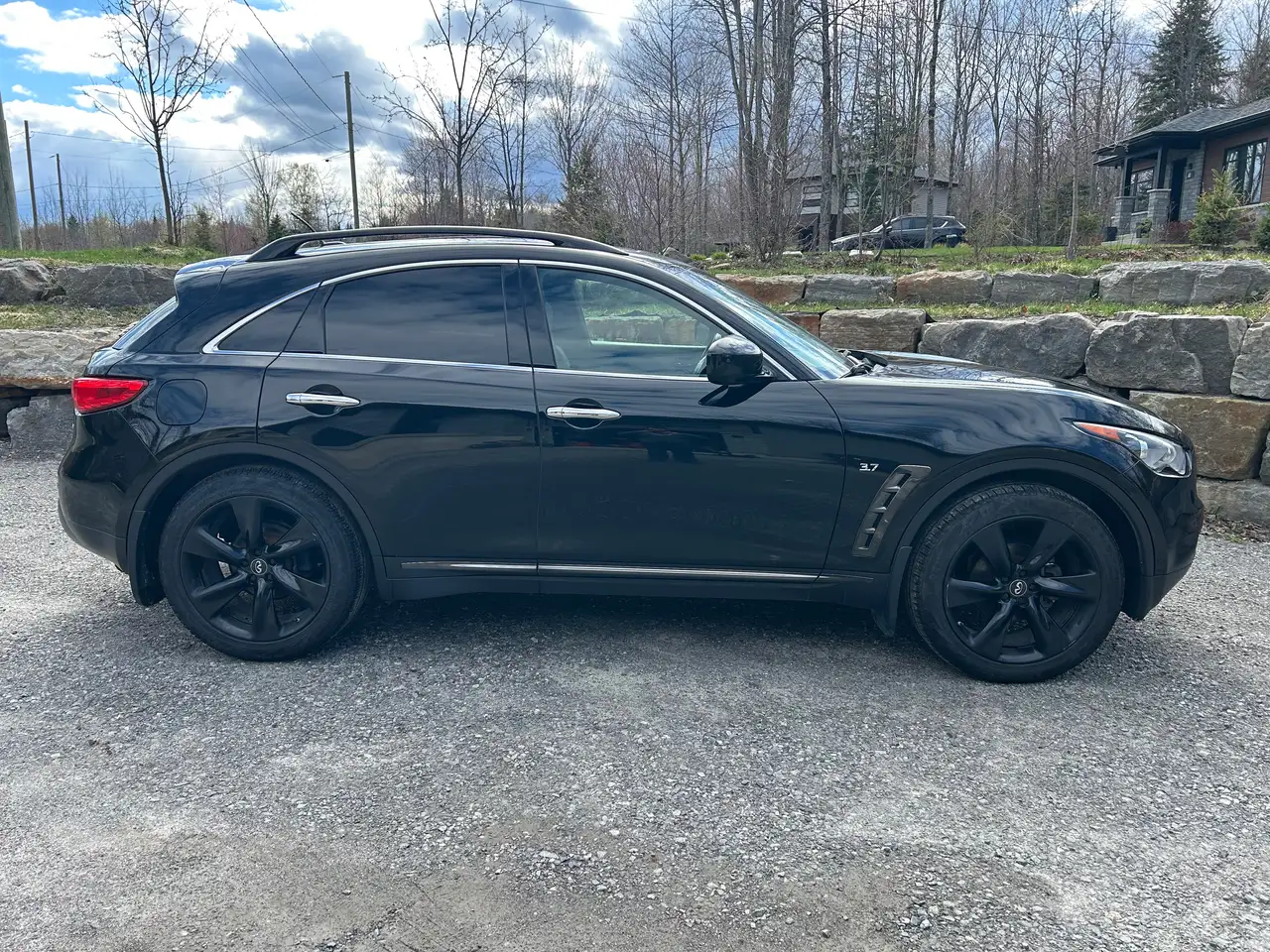 Infiniti QX70 снимка Infiniti QX70