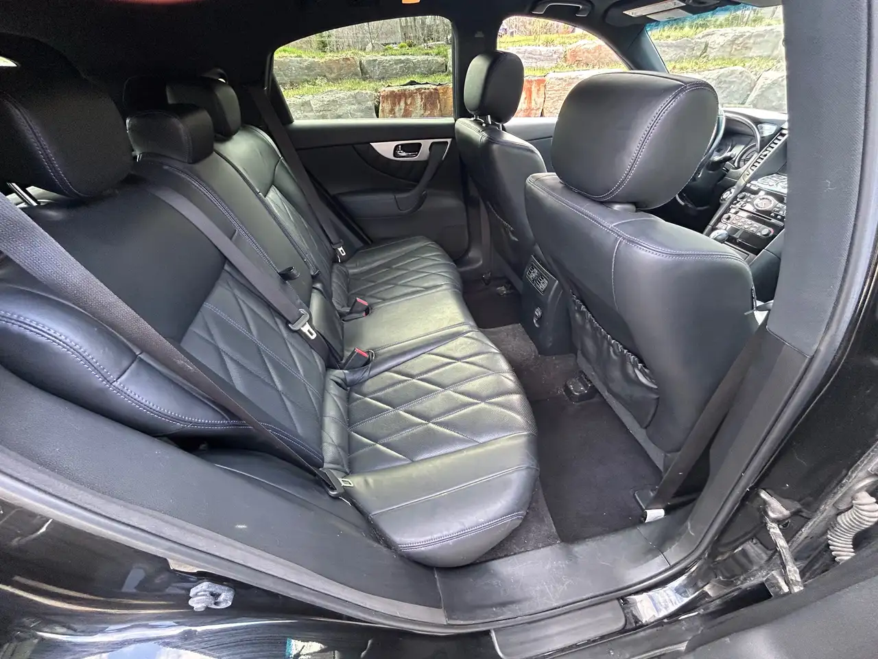 Infiniti QX70 снимка Infiniti QX70