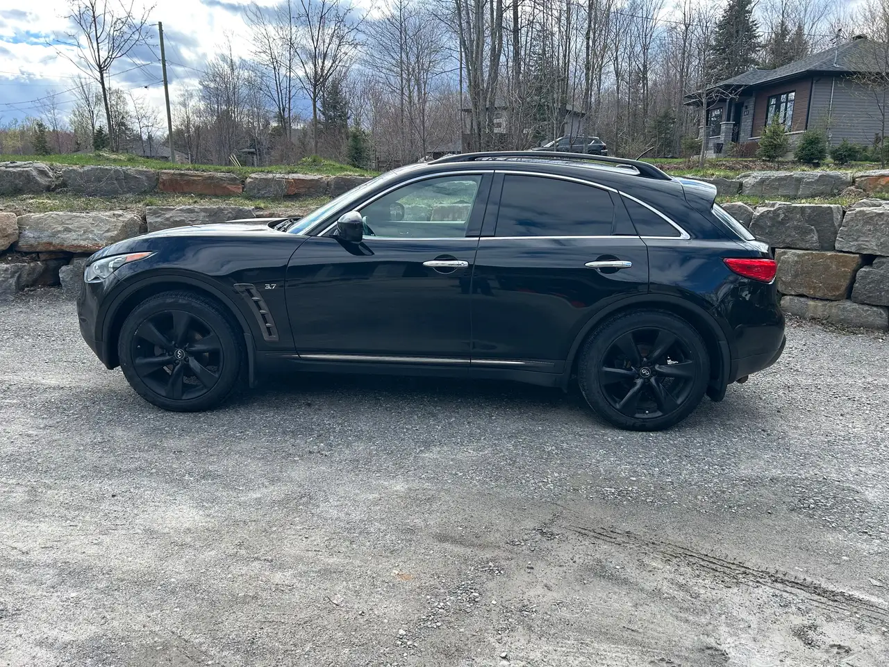 Infiniti QX70 снимка Infiniti QX70