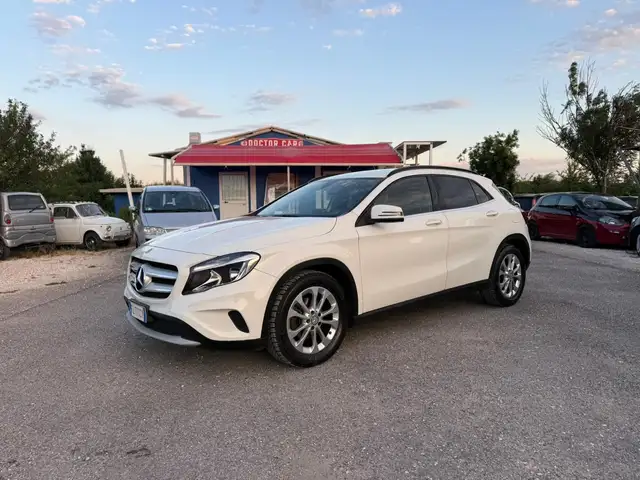 Mercedes-Benz GLA 180 d Business auto