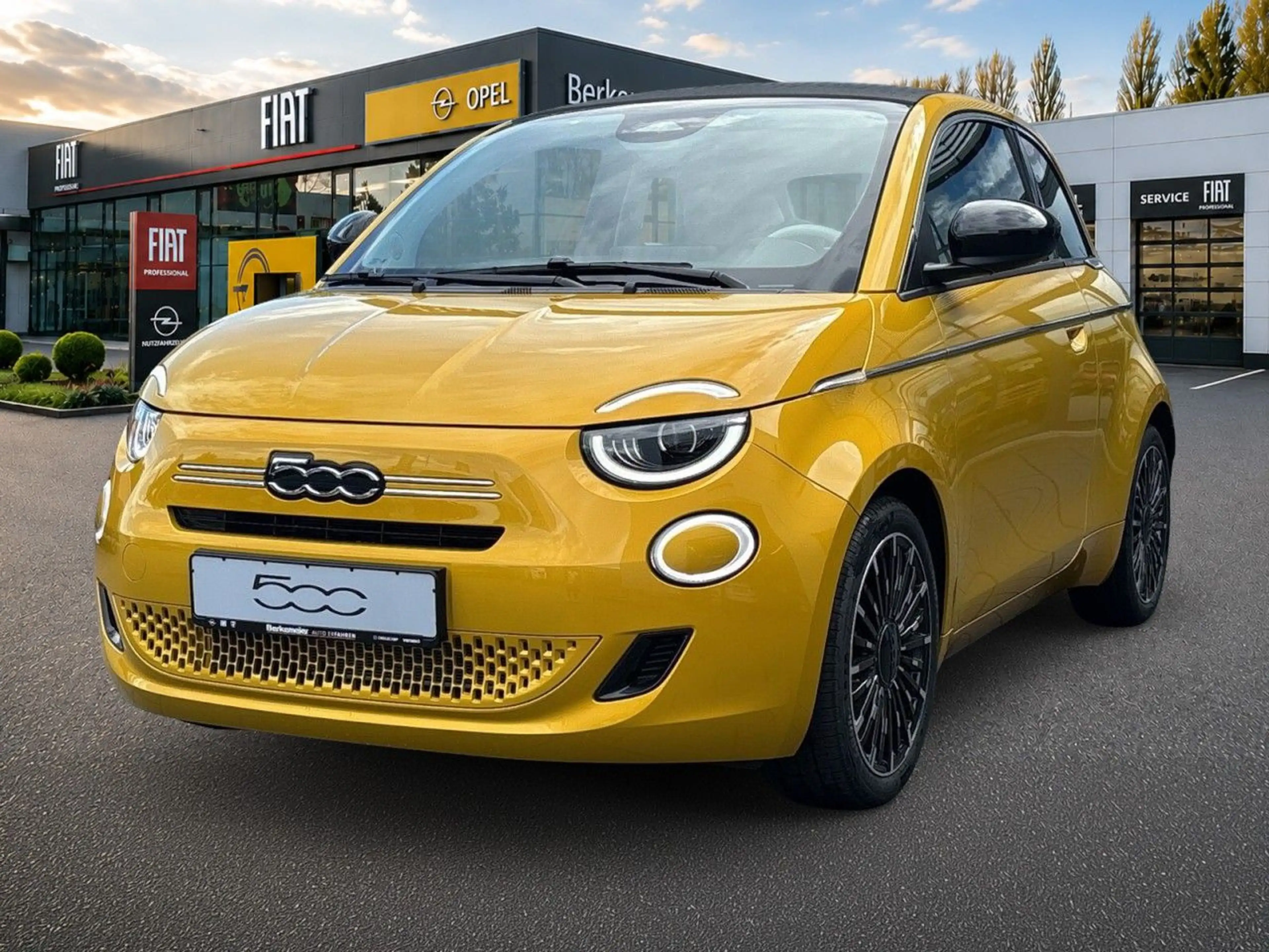 Fiat 500C Hybrid La Prima — photo 2