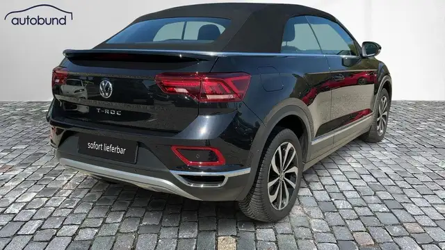 Volkswagen T-Roc view 3
