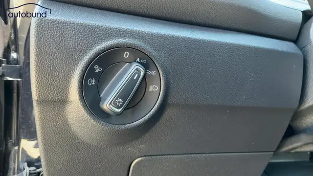 Volkswagen T-Roc view 12