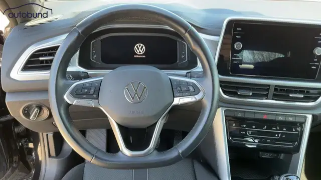 Volkswagen T-Roc view 9