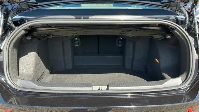 Volkswagen T-Roc view 8