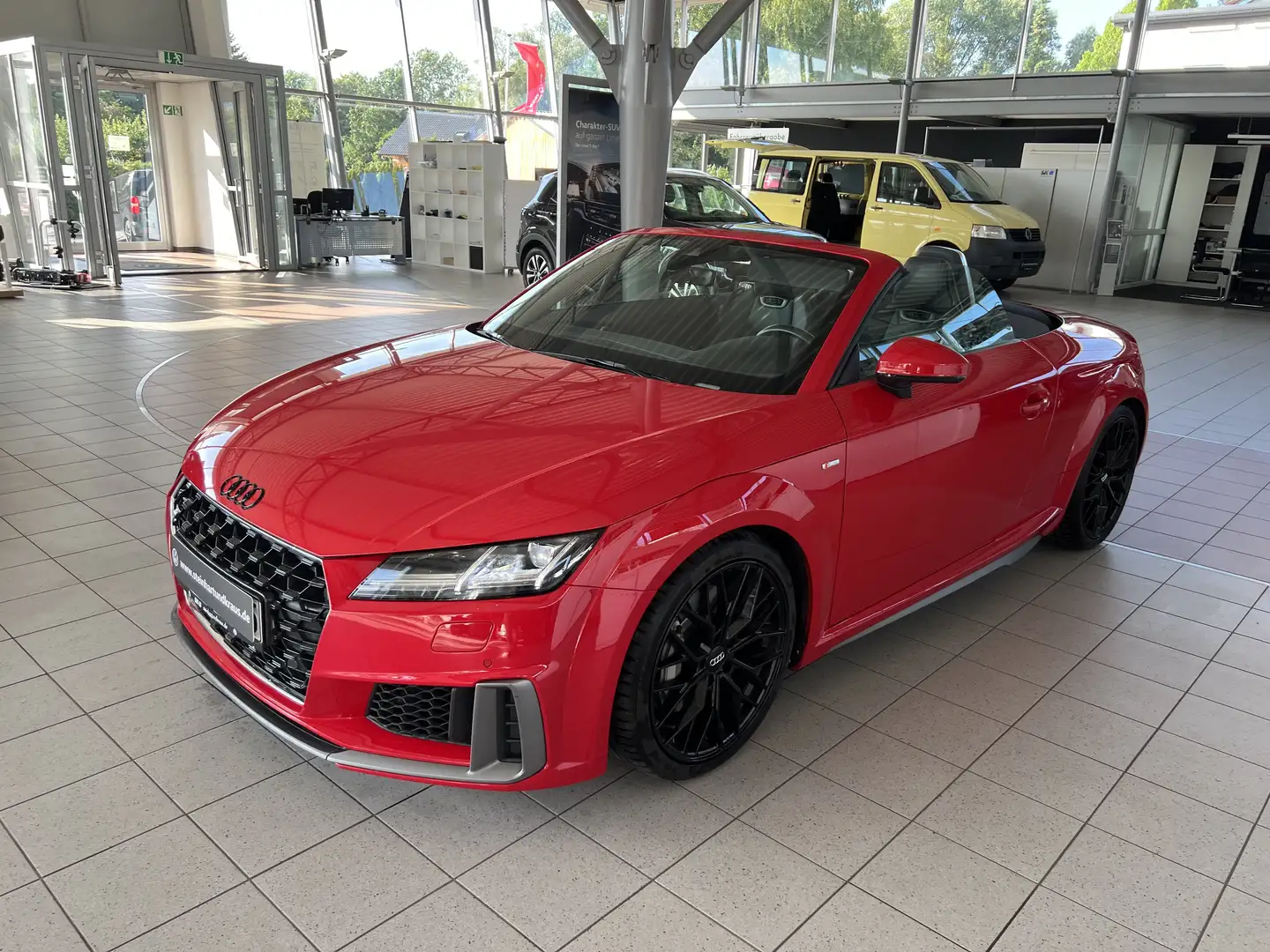 Audi TT 45 TFSI S-Line | AHK | Kamera | Navi | SHZ | LED | Červená - 1