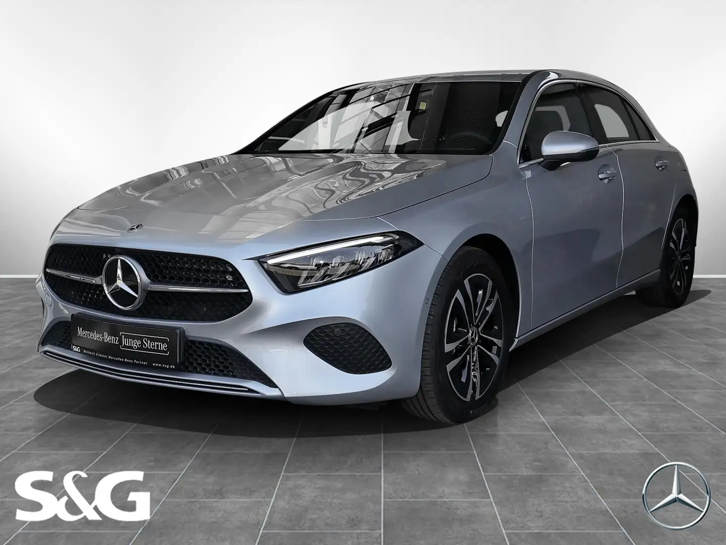 Mercedes-Benz A 180 CARPLAY+KAMERA+SPURHALTE+MBUX+17 ZOLL+LED Plateado - 1