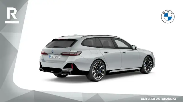 BMW 5 Series view 6