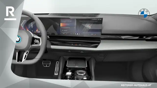 BMW 5 Series view 10