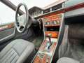 Mercedes-Benz E 220 W124*Automatik*Klima*Oldtimer*Top! Argent - thumbnail 18