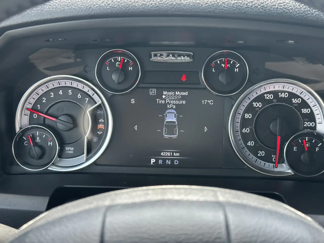 RAM 1500 снимка RAM 1500