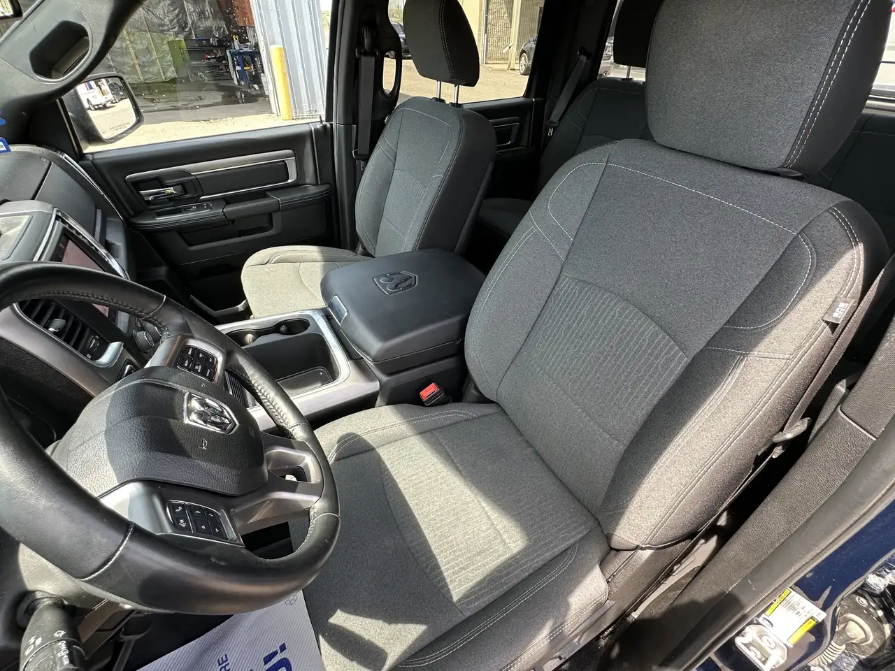 RAM 1500 снимка RAM 1500