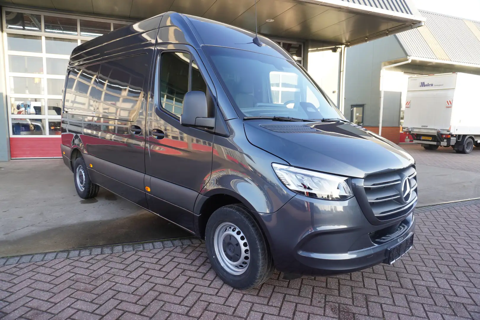 Mercedes-Benz Sprinter 319 CDI 191PK L2 Pro Automaat Schuifdeur links en Grijs - 2