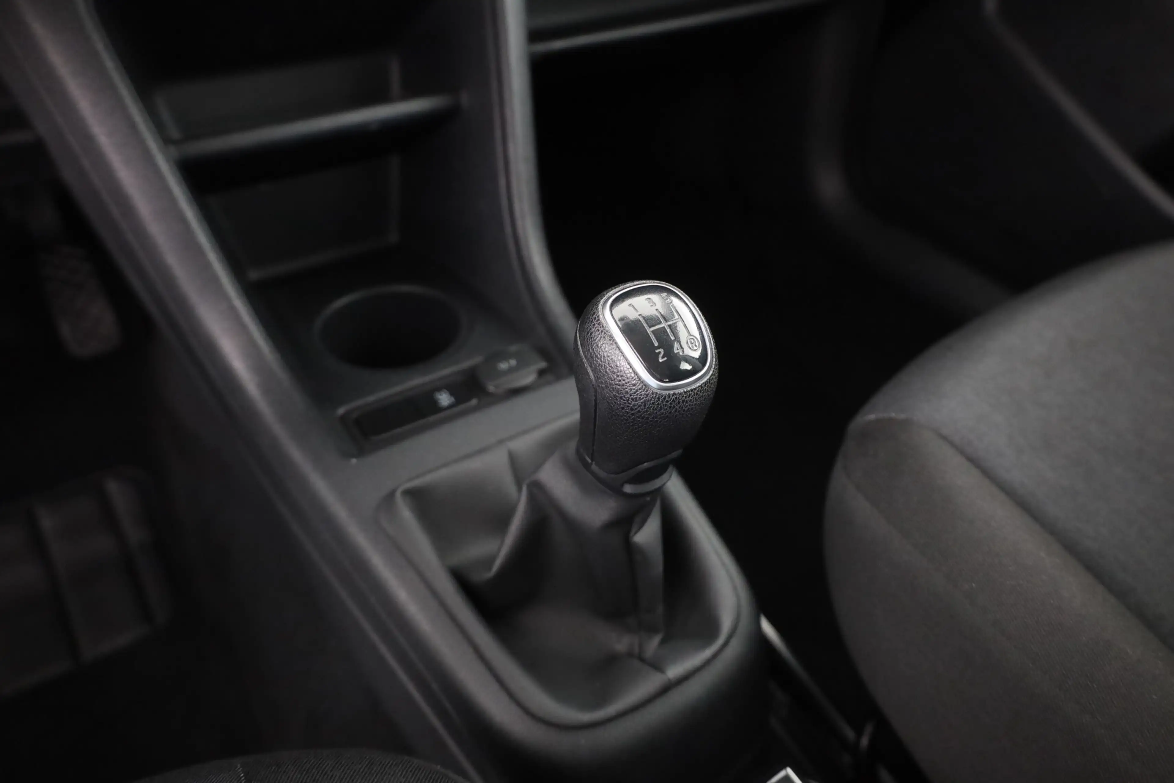 Skoda Citigo 1.0 MPI Active DAB Klima USB — photo 12