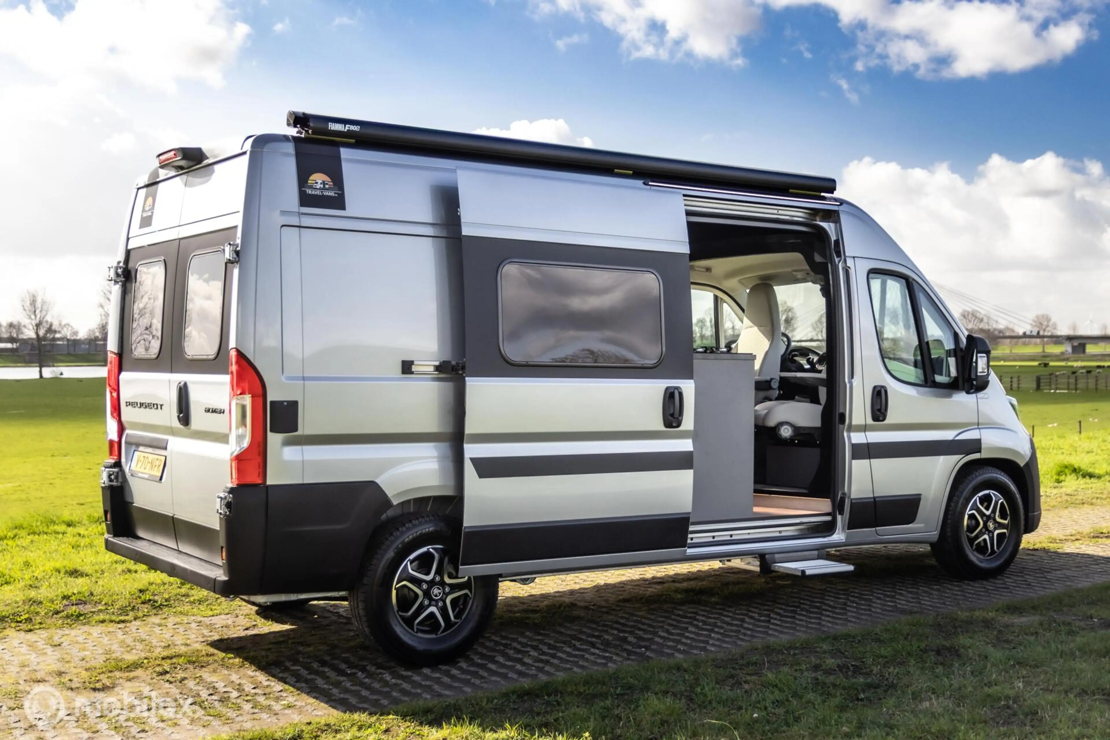 Peugeot Boxer Buscamper Travel-Vans — photo 3