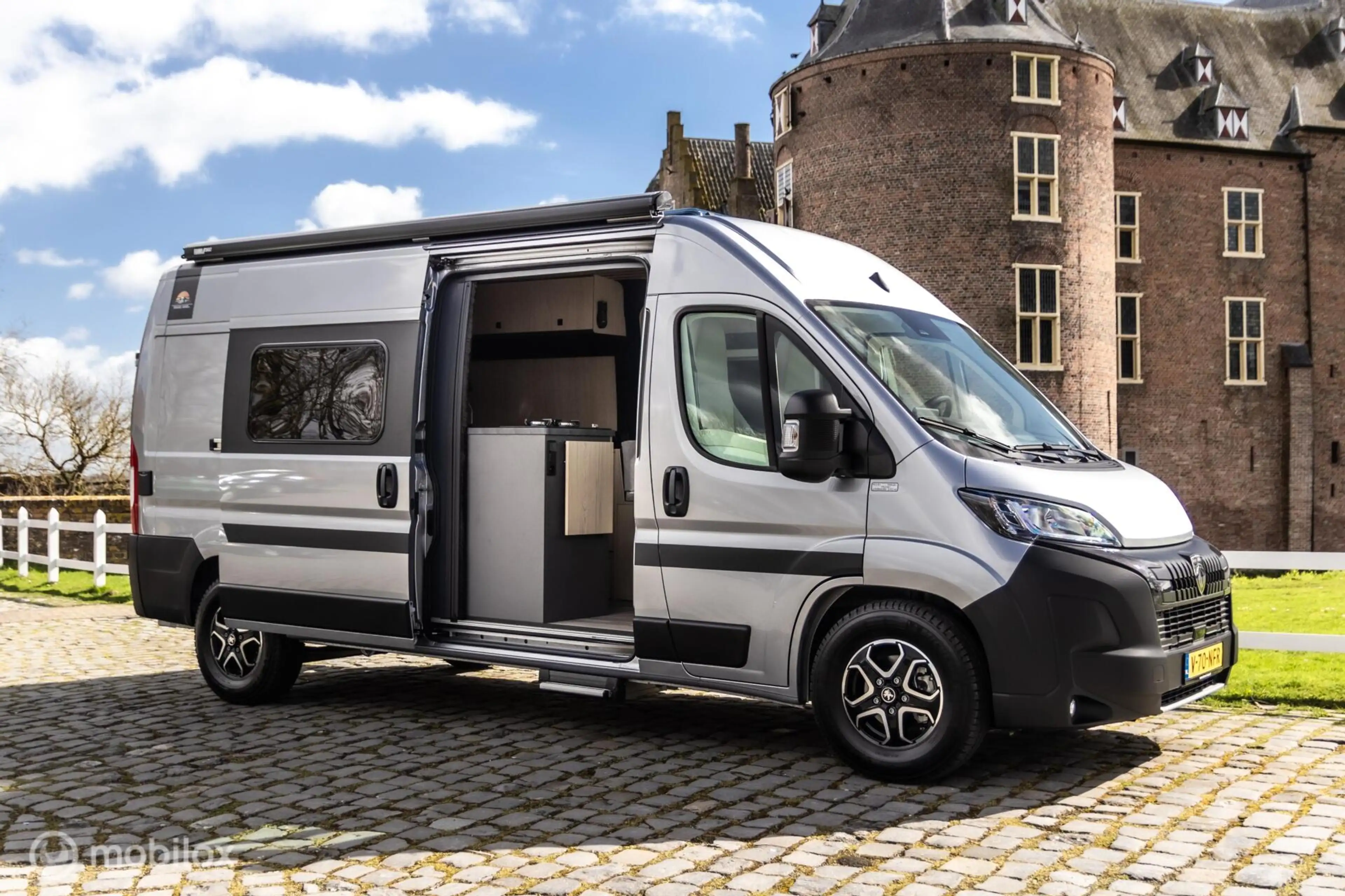 Peugeot Boxer Buscamper Travel-Vans — photo 14
