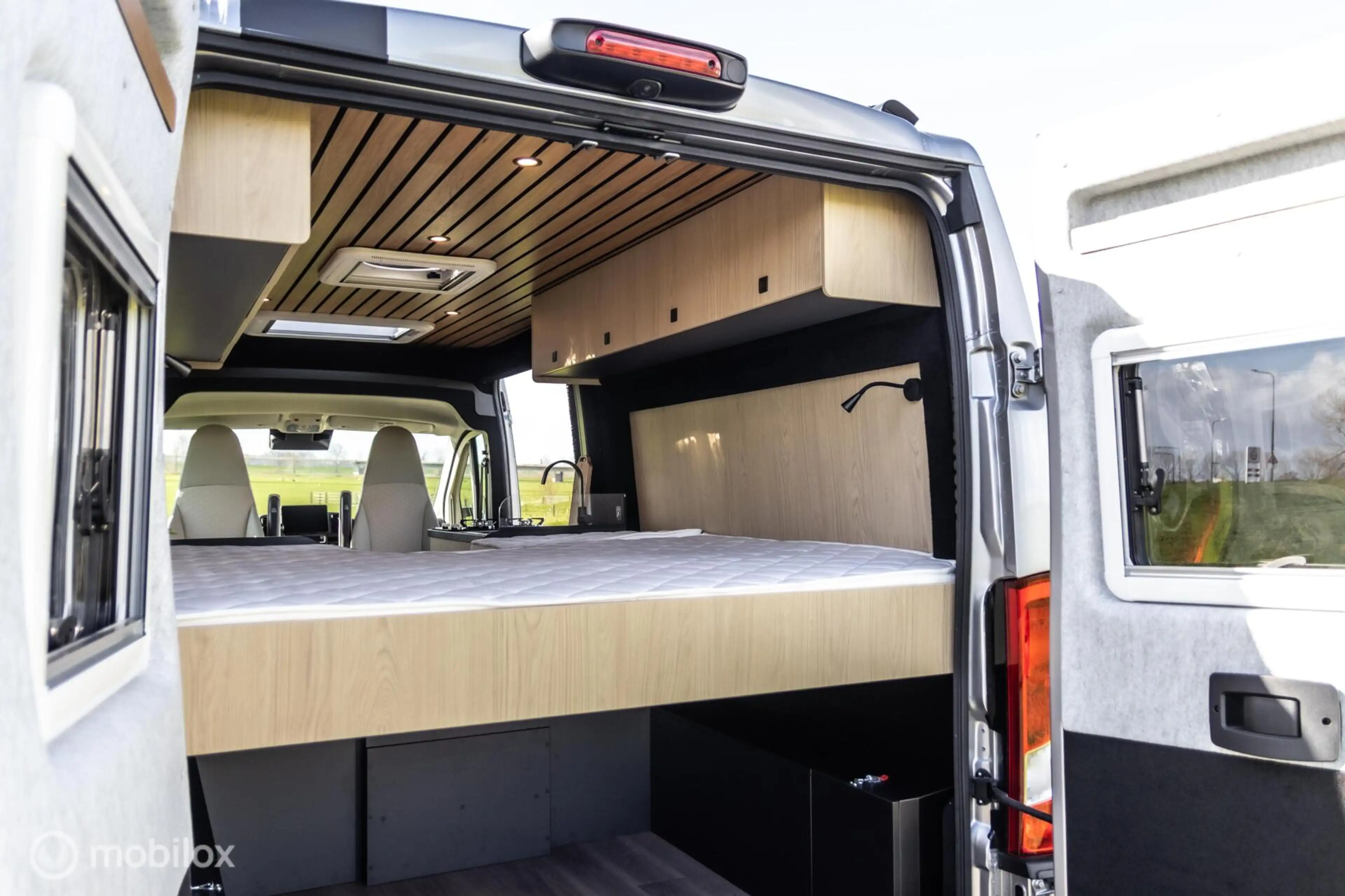Peugeot Boxer Buscamper Travel-Vans — photo 15