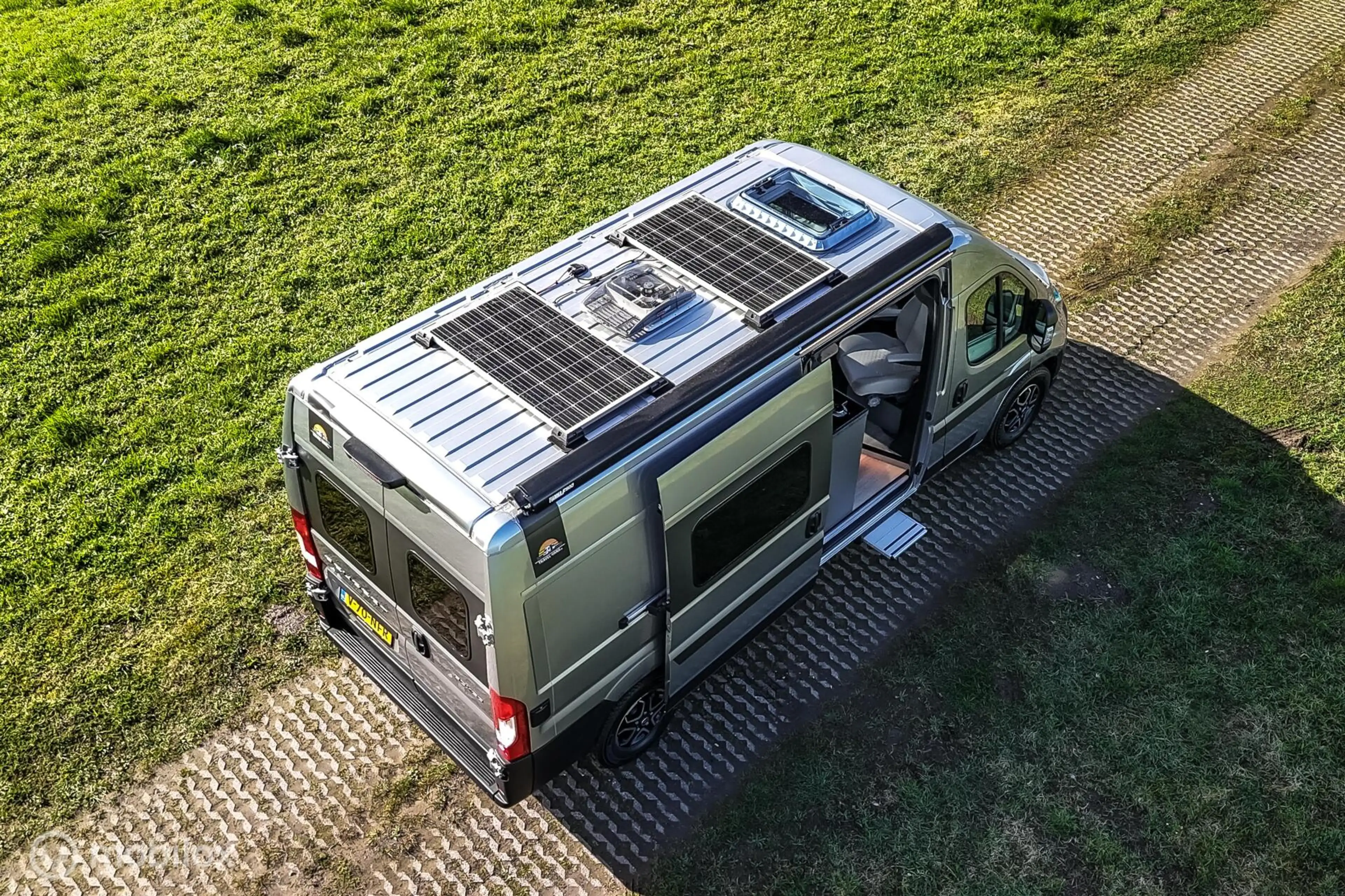 Peugeot Boxer Buscamper Travel-Vans — photo 13