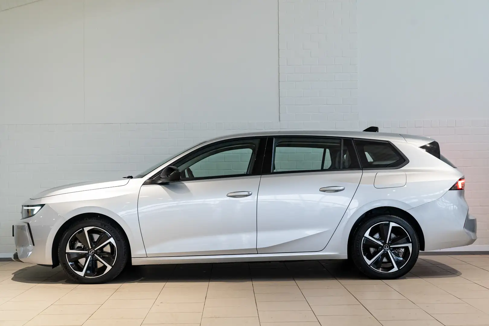 Opel Astra Sports Tourer 1.6 Turbo 180 PK Hybrid Edition | Ap Gris - 2