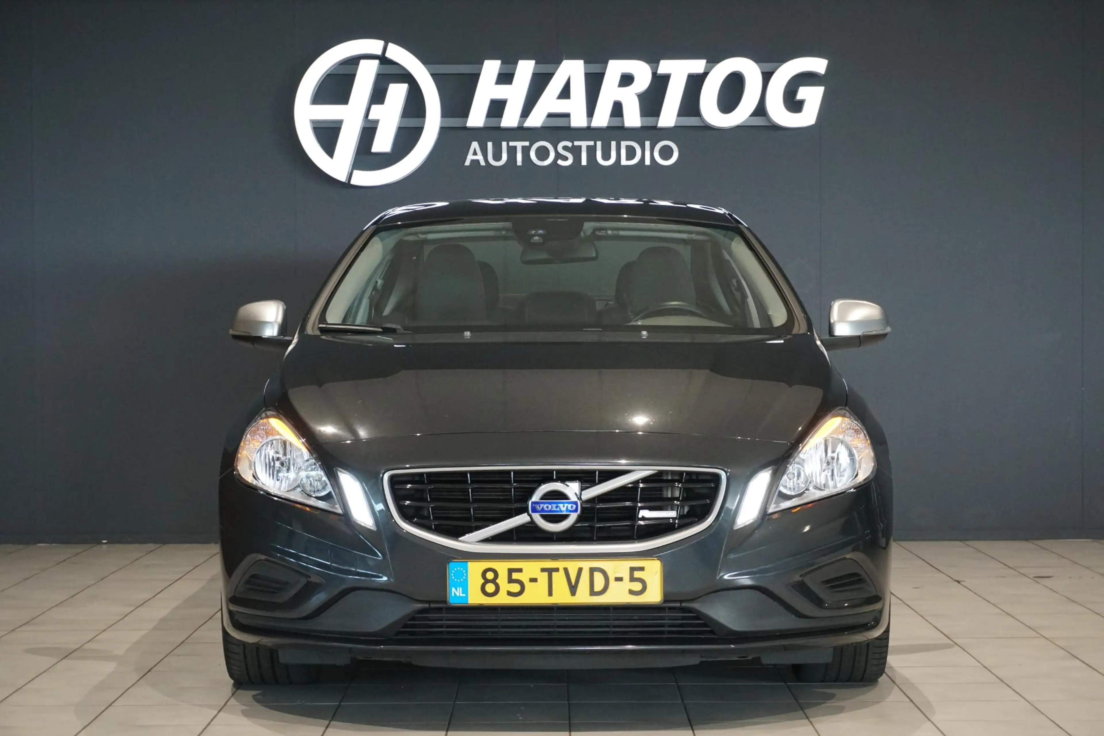 Volvo S60 1.6 T3 R-Design *tweede eigenaar* + SPORTSTOELEN / — photo 10