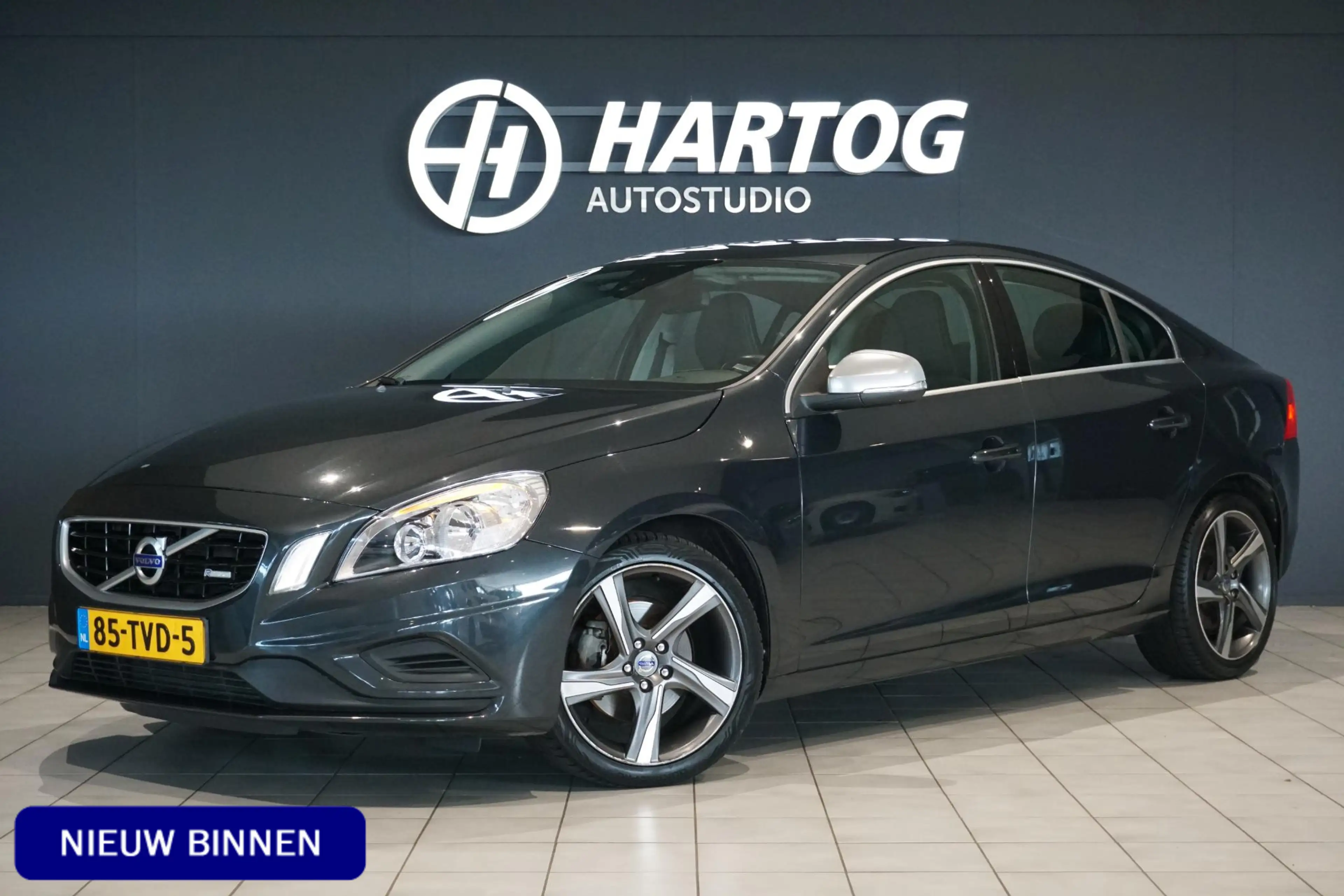 Volvo S60 1.6 T3 R-Design *tweede eigenaar* + SPORTSTOELEN /