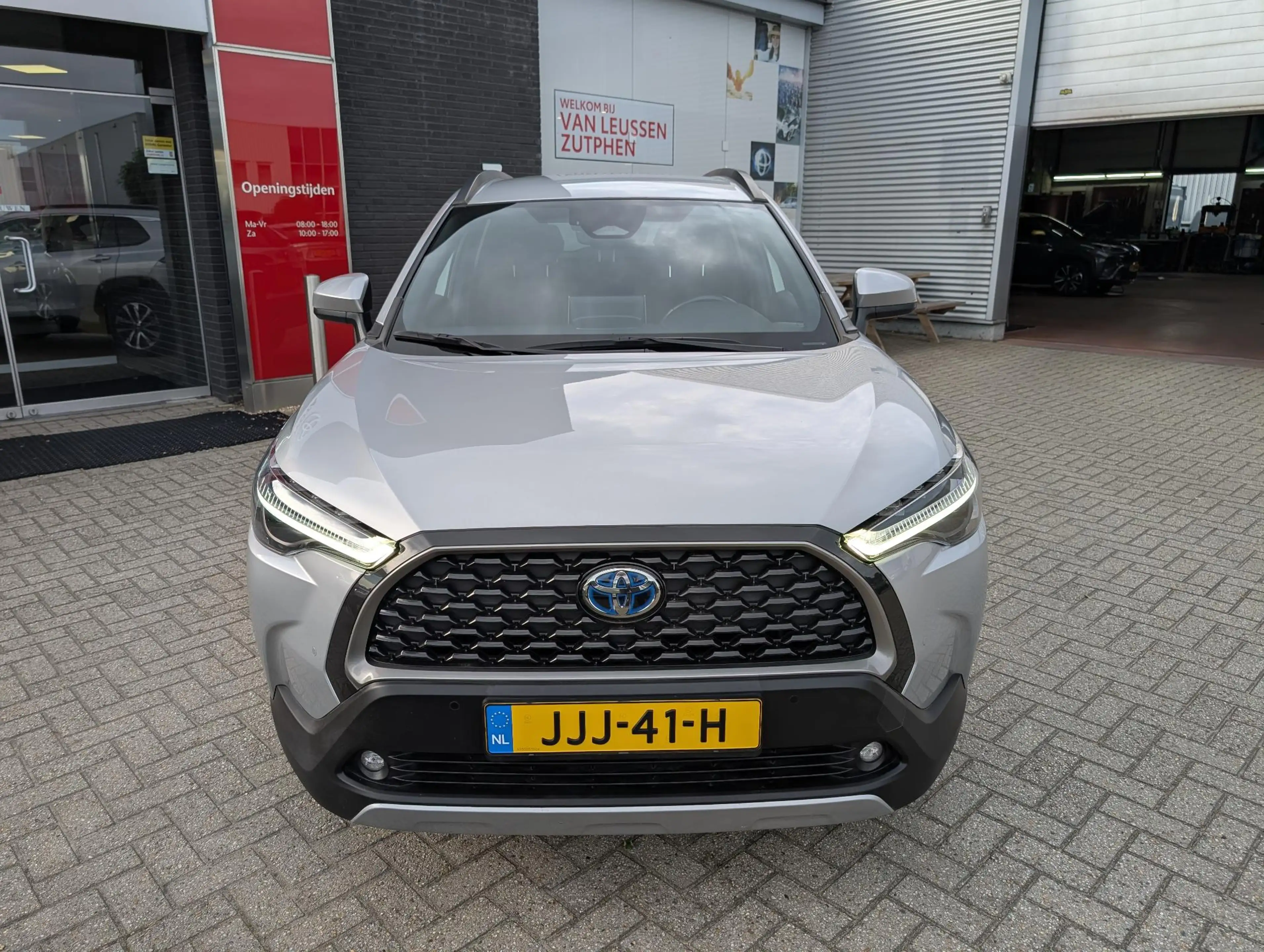 Toyota Corolla Cross 2.0 HYBRID 200 DYNAMIC 4-SEIZOENSBANDEN STOEL- & S — photo 16