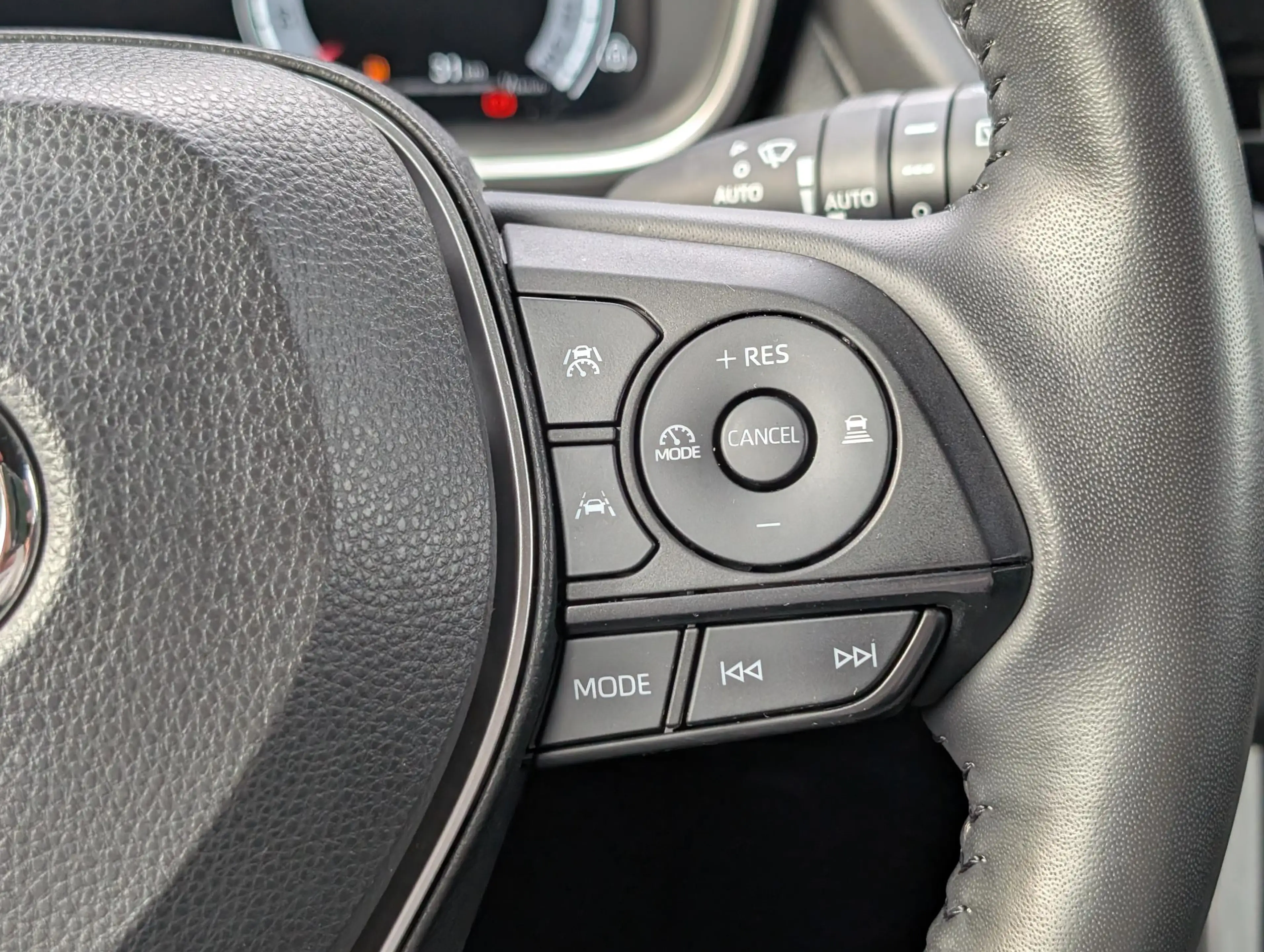 Toyota Corolla Cross 2.0 HYBRID 200 DYNAMIC 4-SEIZOENSBANDEN STOEL- & S — photo 21