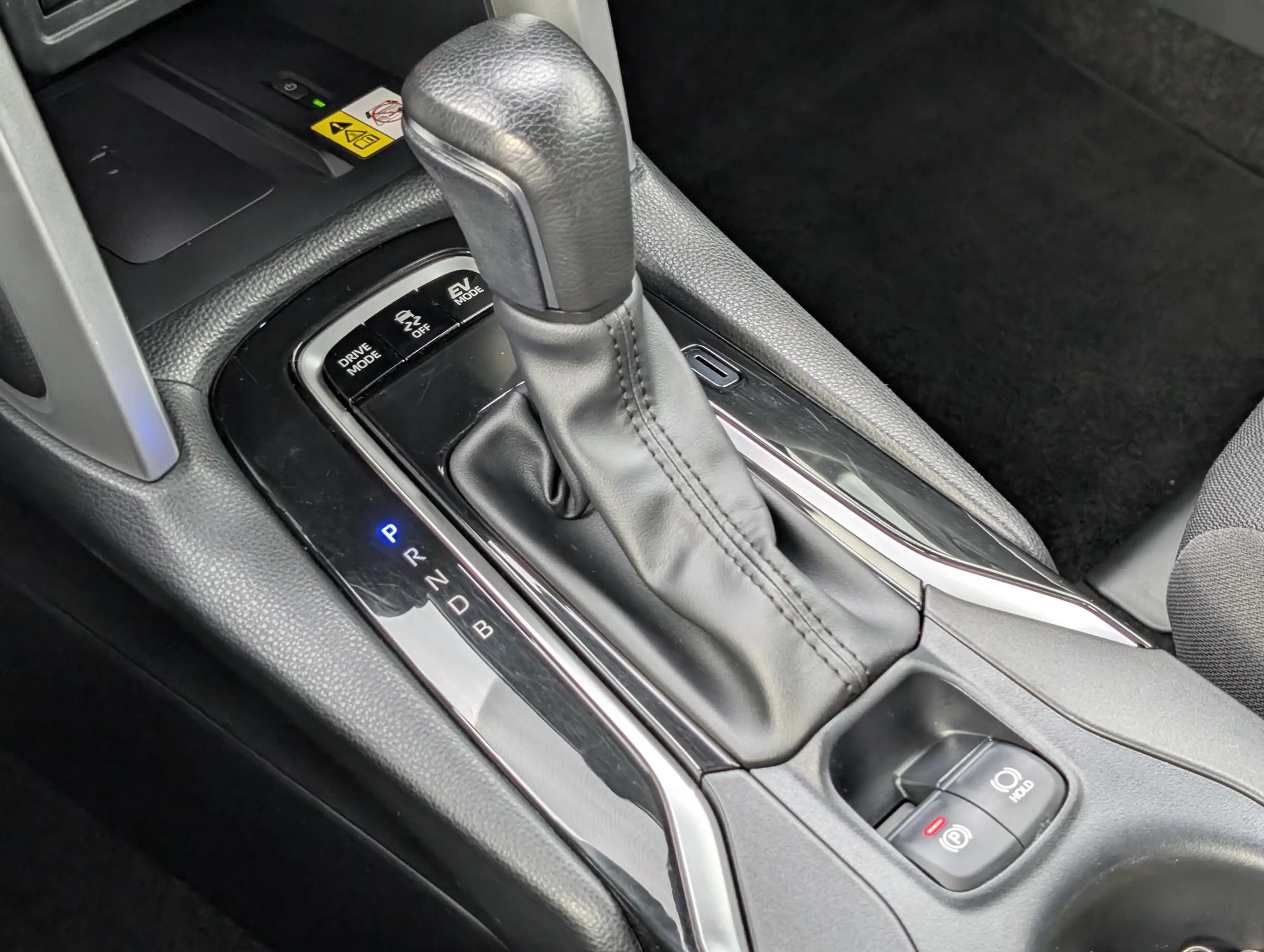 Toyota Corolla Cross 2.0 HYBRID 200 DYNAMIC 4-SEIZOENSBANDEN STOEL- & S — photo 7