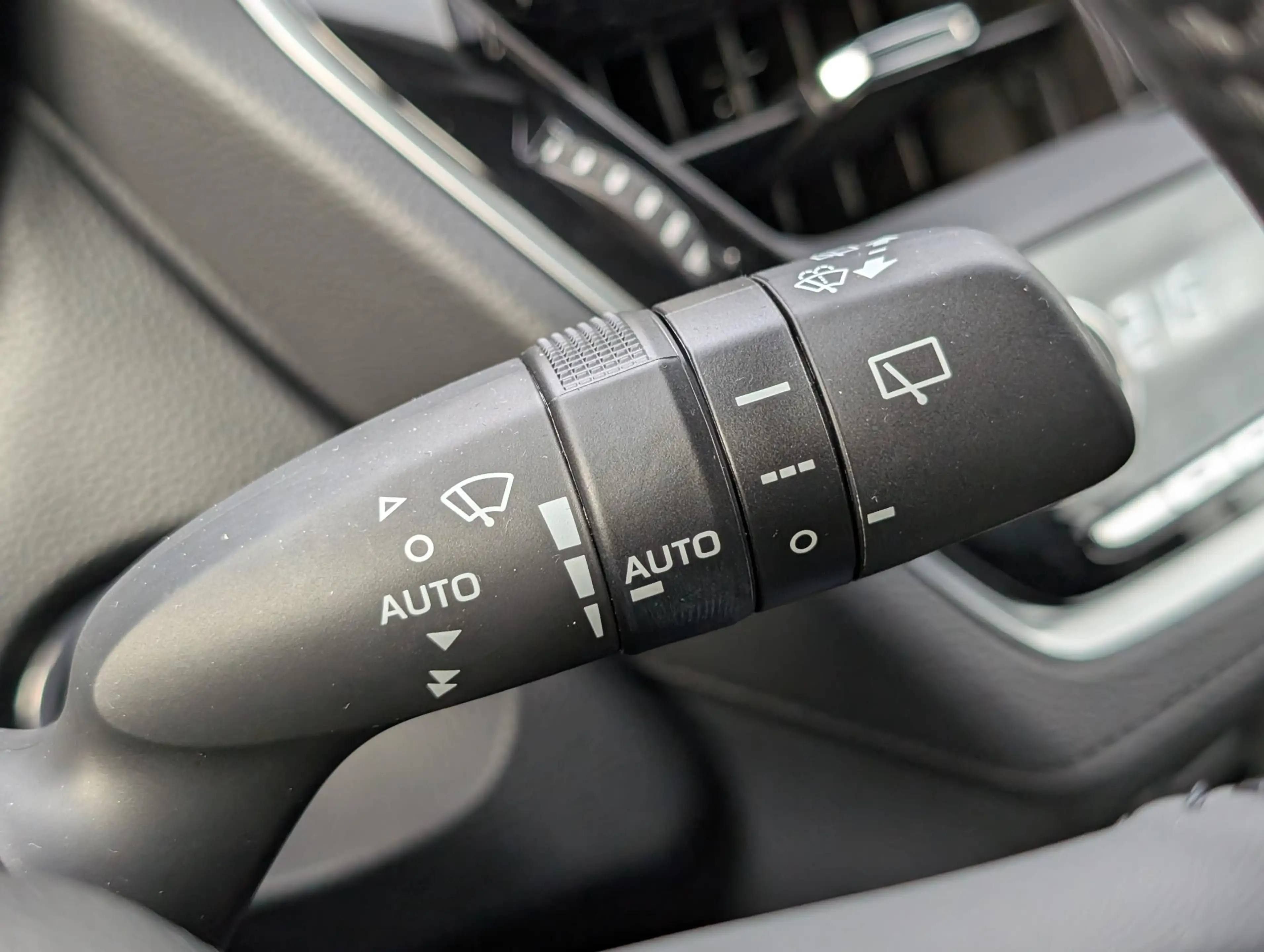 Toyota Corolla Cross 2.0 HYBRID 200 DYNAMIC 4-SEIZOENSBANDEN STOEL- & S — photo 19